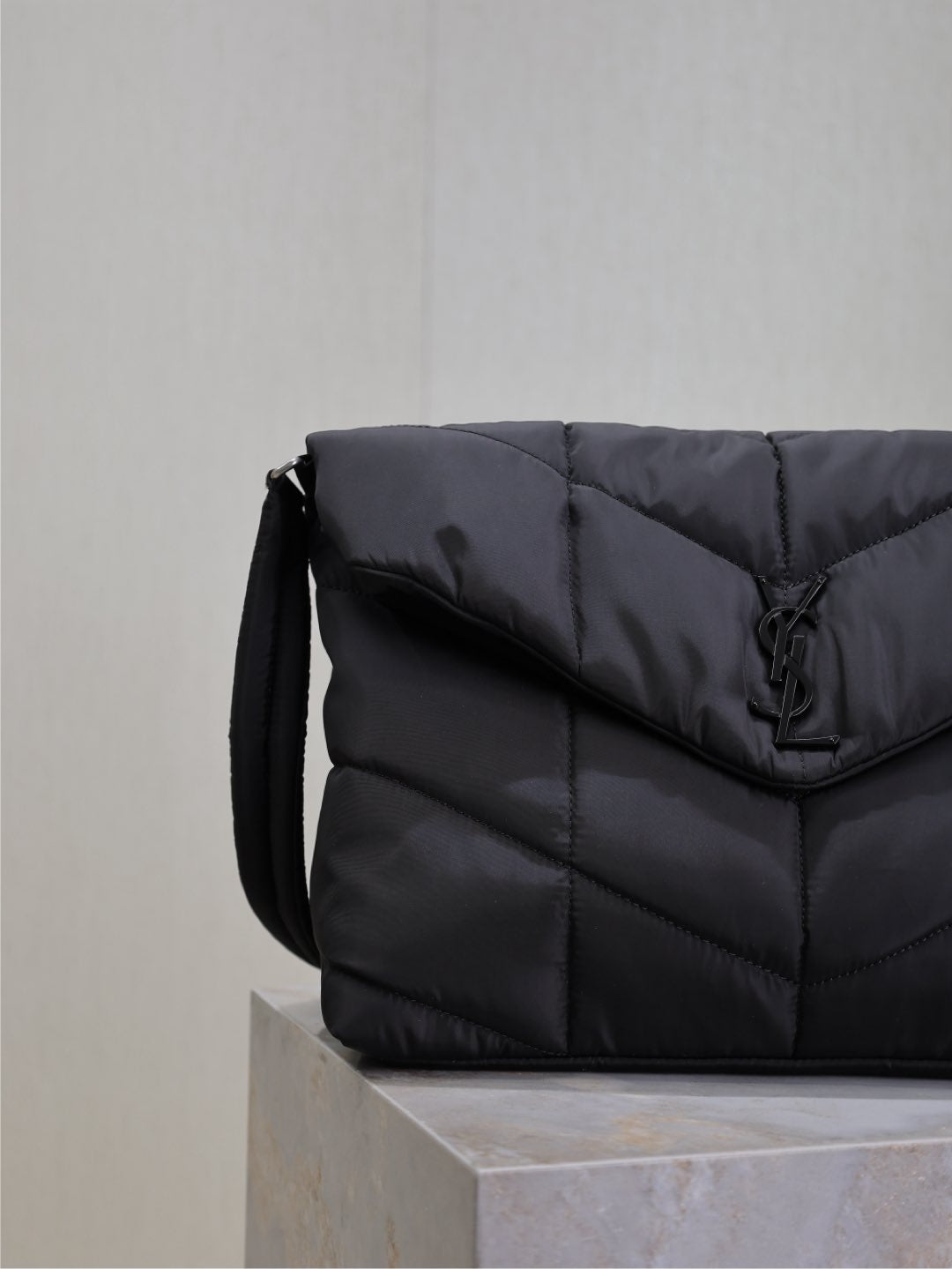 YSL 25S LOULOU PUFFER BAG 34 IN BLACK NYLON BLACK HARDWARE