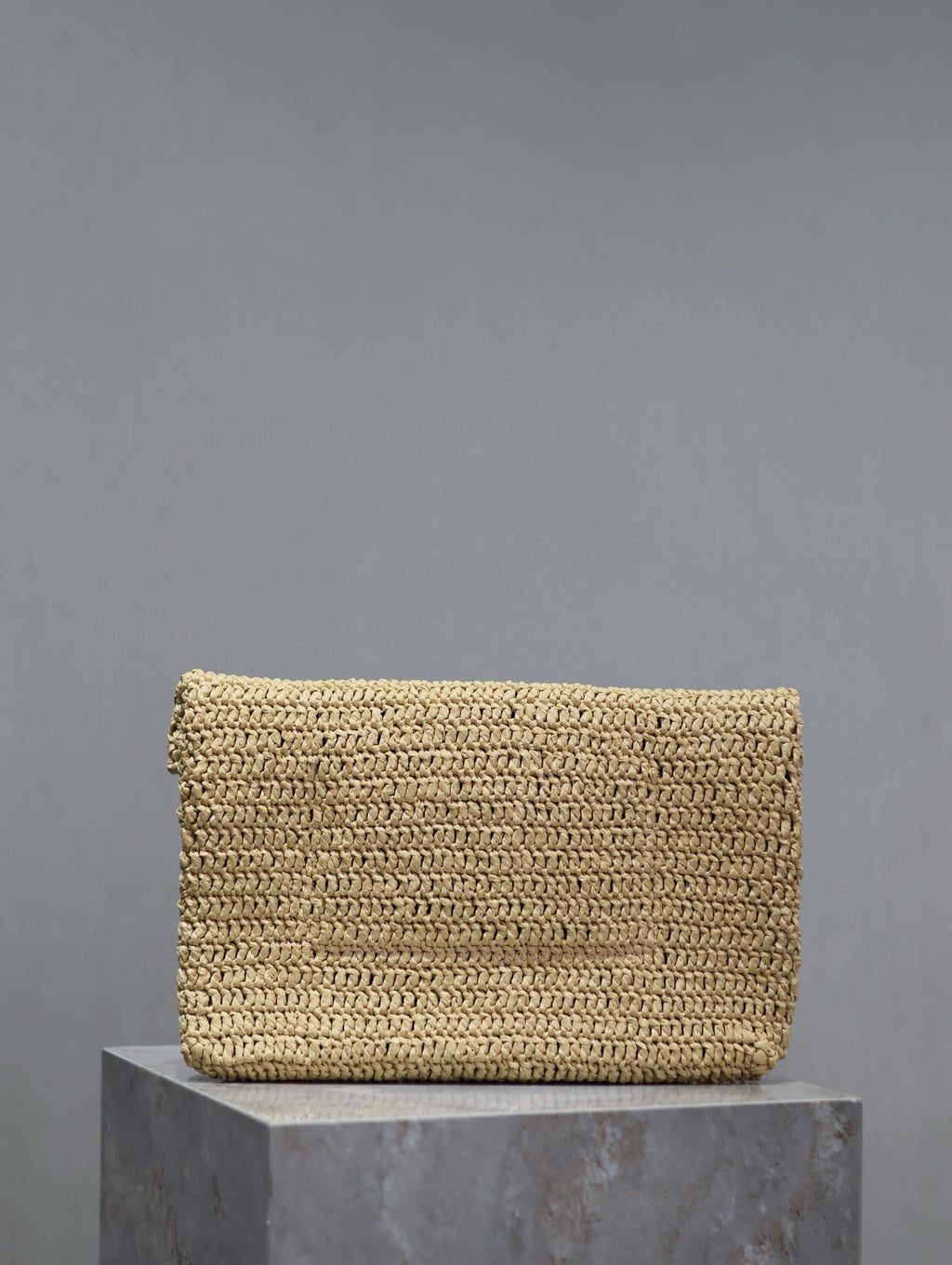 YSL 25S CASSANDRE LARGE ENVELOPE POUCH 29 IN NATURAL RAFFIA GOLD HARDWARE