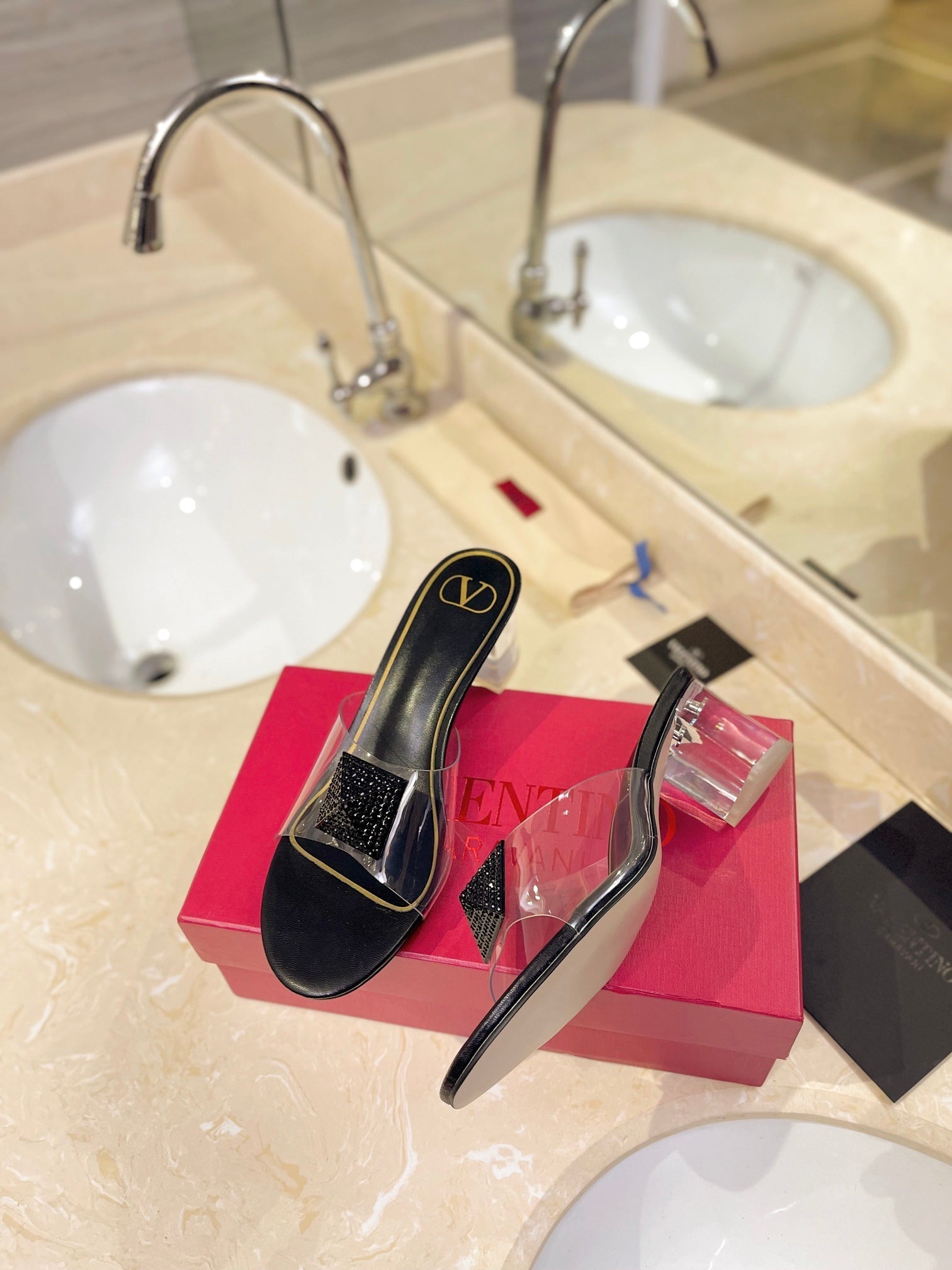 HIGH MULE 60MM IN BLACK SHEEPSKIN AND TRANSPARENT PVC