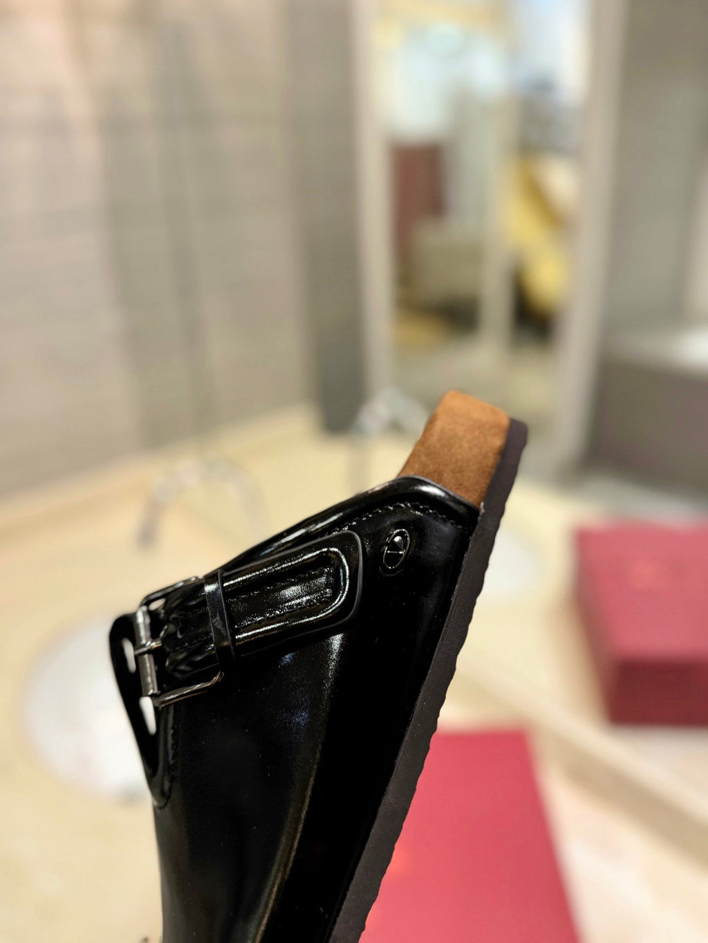 FUSSFRIEND BLACK PATENT CALFSKIN LEATHER SABOT