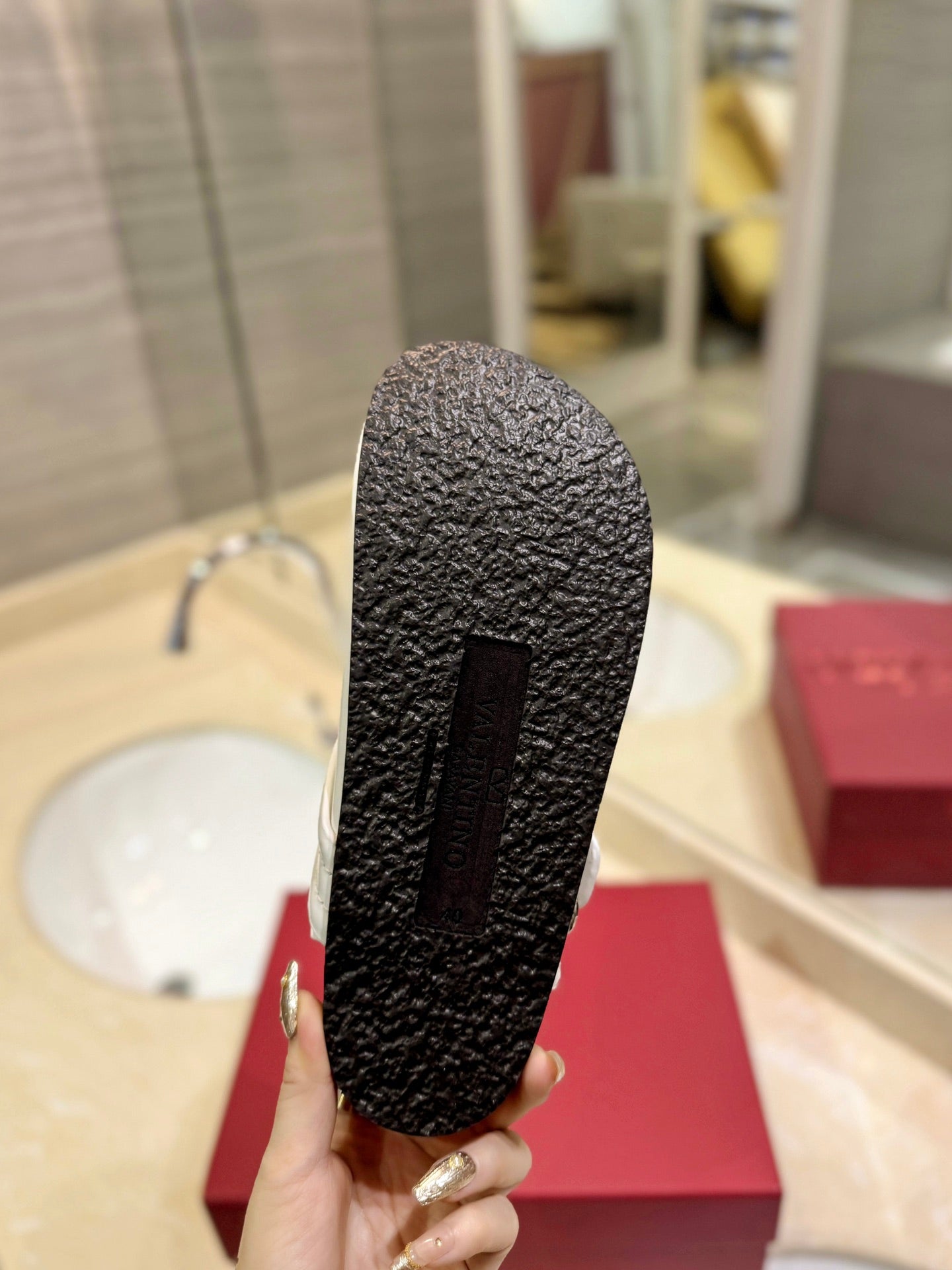 FUSSFRIEND WHITE PATENT CALFSKIN LEATHER SABOT