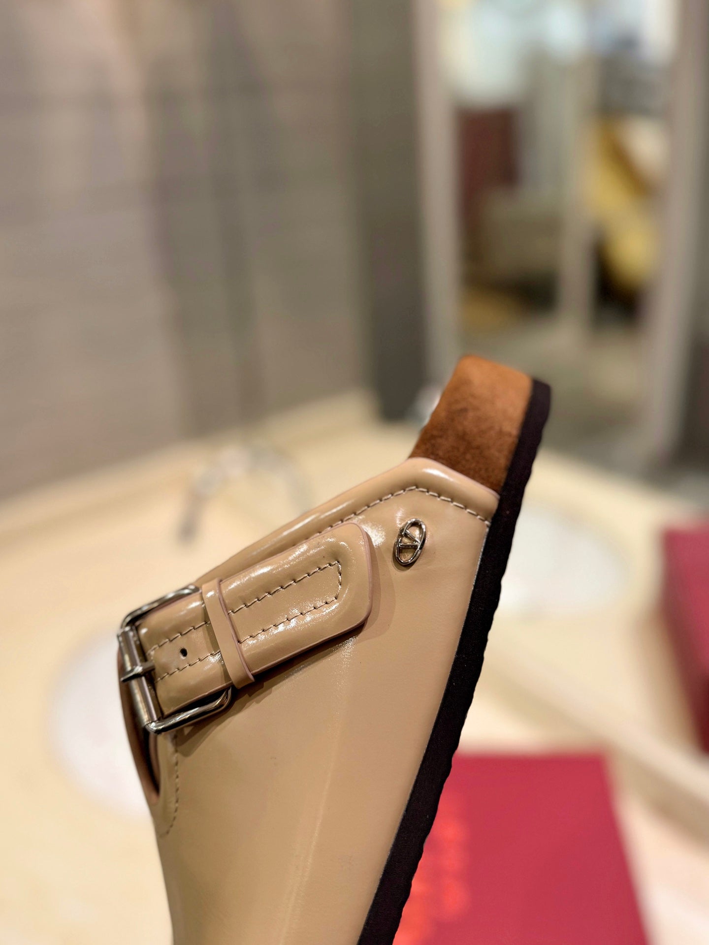 FUSSFRIEND CAMEL BROWN PATENT CALFSKIN LEATHER SABOT