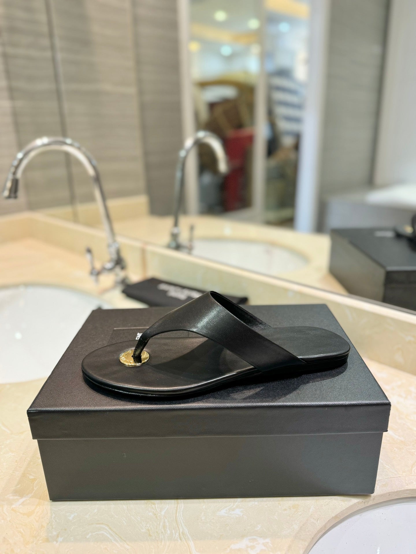 SL KOUROS THONG SANDALS BLACK CALFSKIN