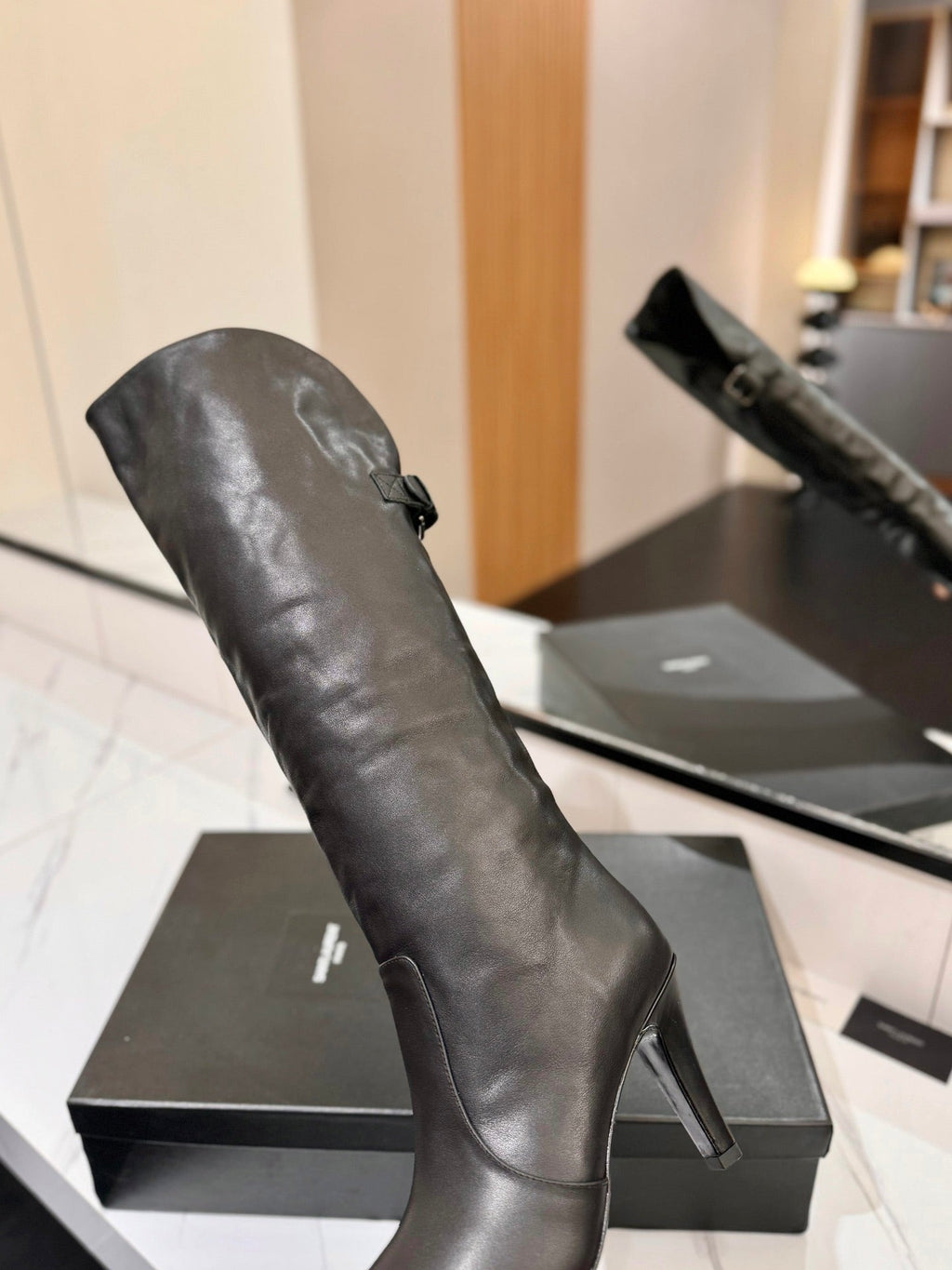 CLASSIC HIGH KNEE BOOTS IN BLACK CALFSKIN