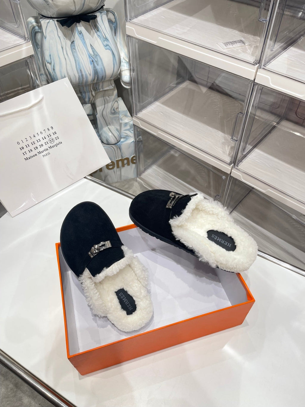 SLIP-ON MULE IN BLACK SUEDE AND SHEARLING LINING