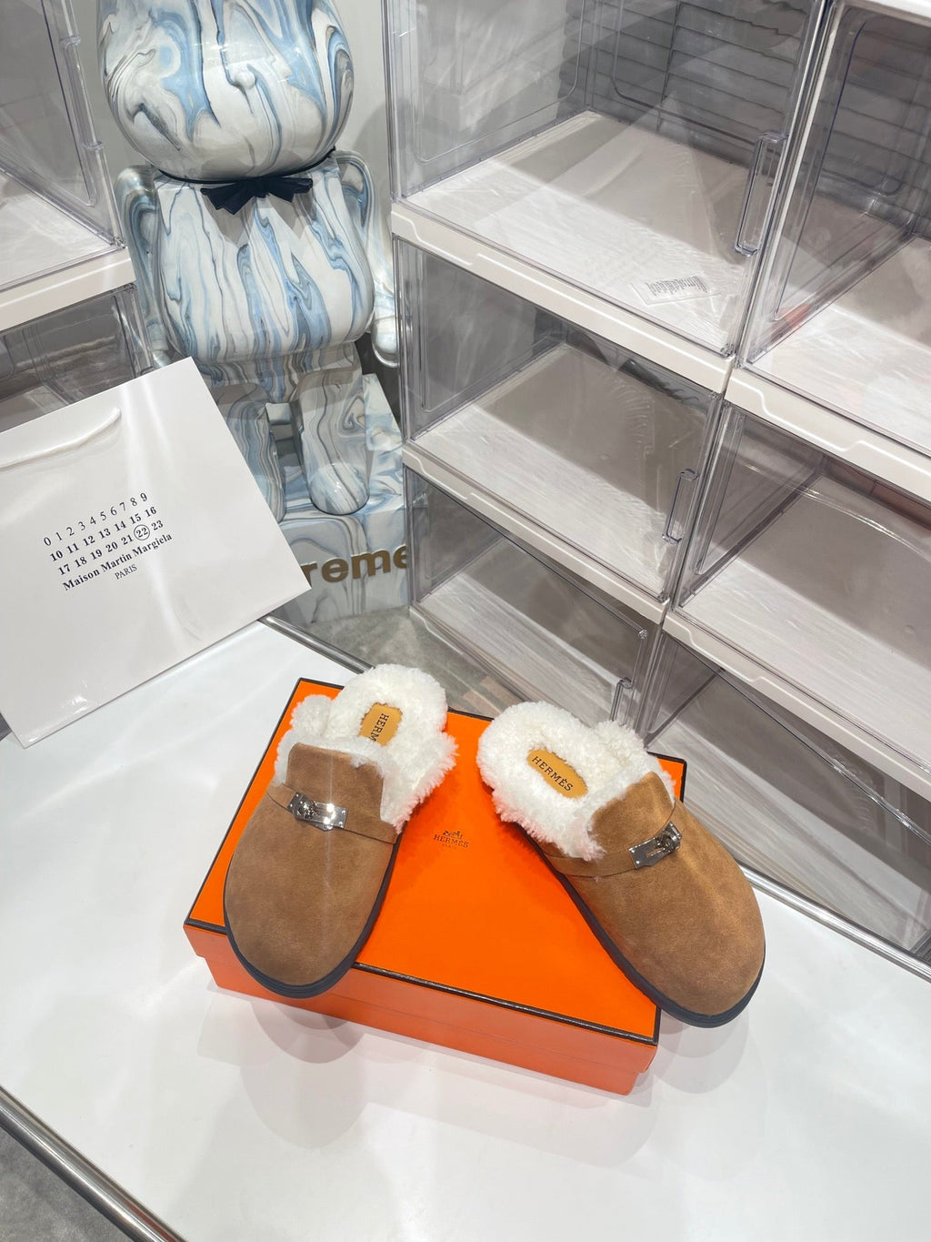 SLIP-ON MULE IN MEDIUM BROWN SUEDE AND SHEARLING LINING