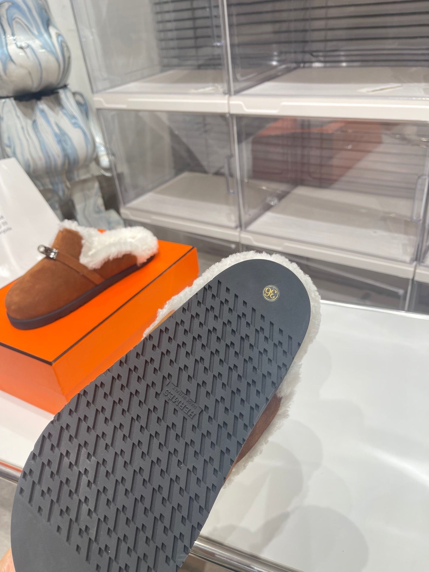 SLIP-ON MULE IN UMBER BROWN SUEDE AND SHEARLING LINING