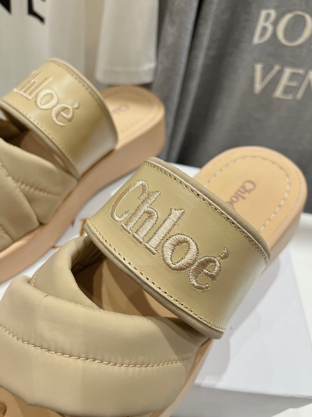 CHLOÉ MILA PLATFORM 5 CM IN OYSTER GREY NYLON WITH EMBROIDERED LOGO