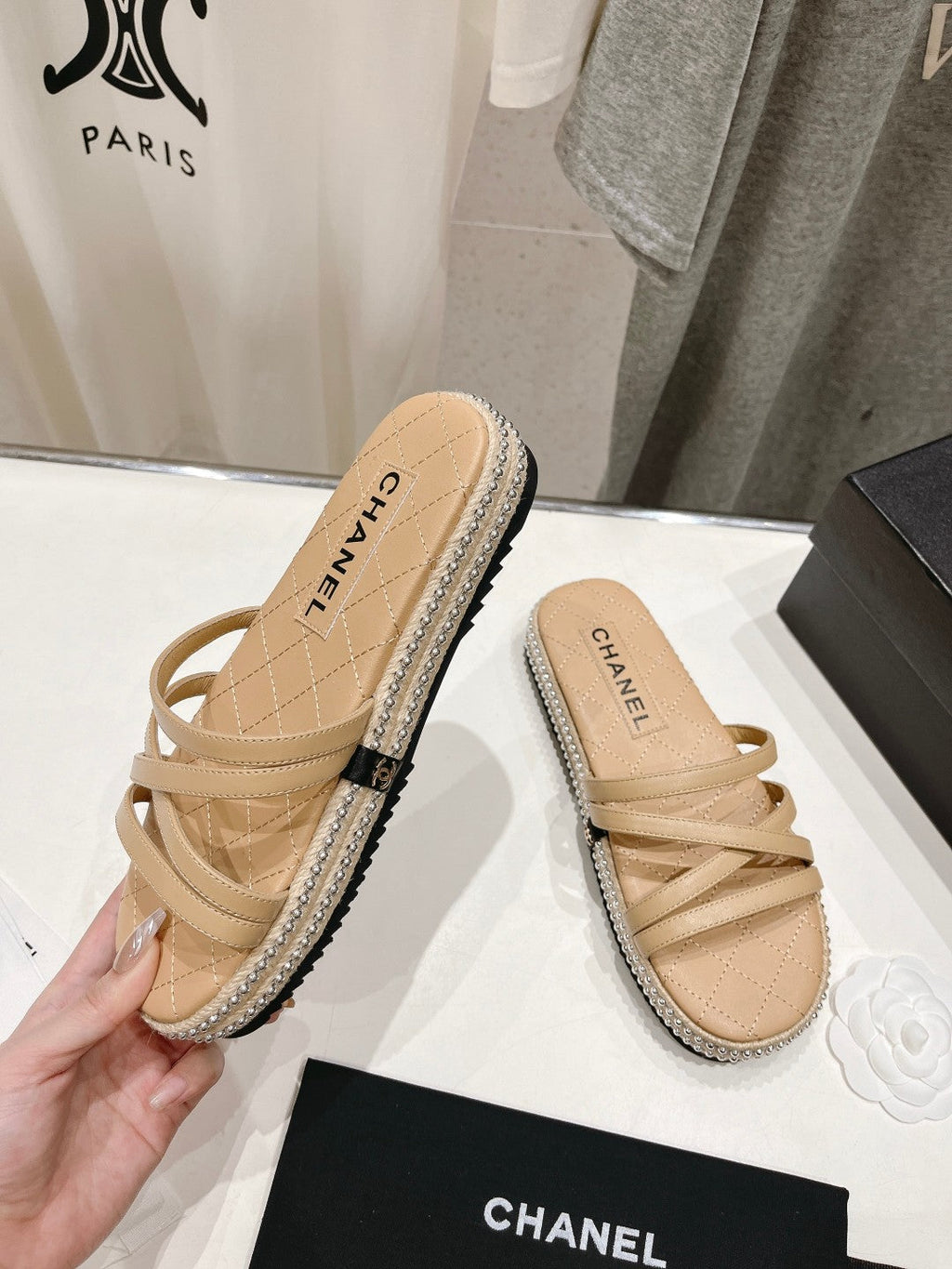 SLIPPERS CROSS STRAPS IN BEIGE CREAM LAMBSKIN