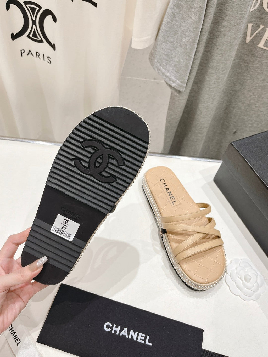 SLIPPERS CROSS STRAPS IN BEIGE CREAM LAMBSKIN