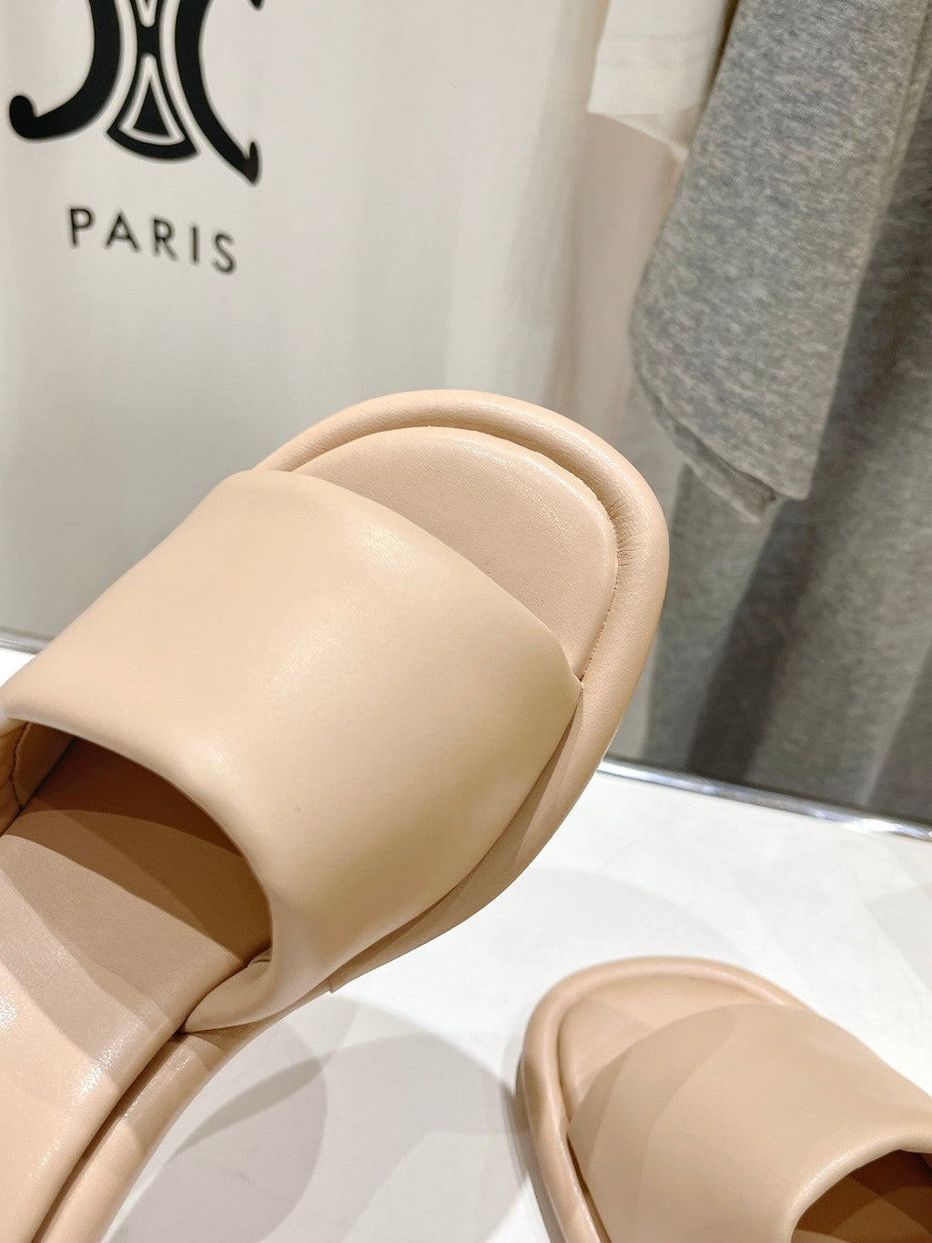 FENDI BAGUETTE MEDIUM-HEEL SANDALS 45 MM IN BISQUE BEIGE CALFSKIN