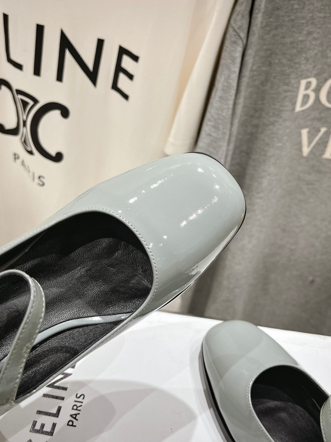 MEDIUM - HEEL MARY JANE SHOES IN SMOKE GREY GLOSSY CALFSKIN