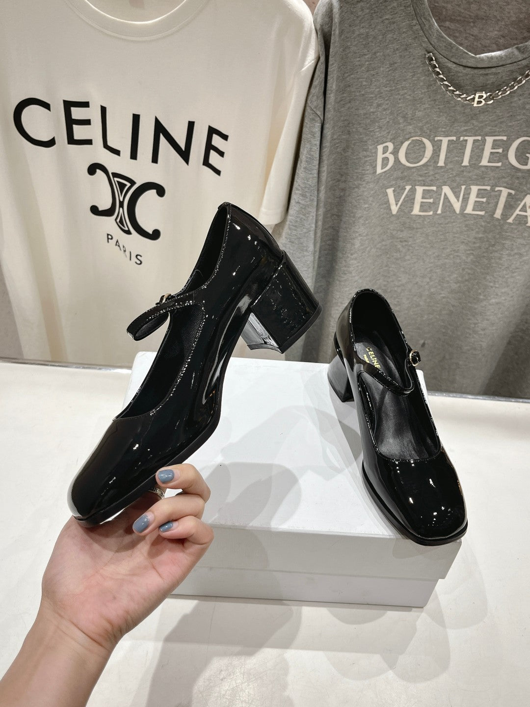 MEDIUM - HEEL MARY JANE SHOES IN BLACK GLOSSY CALFSKIN