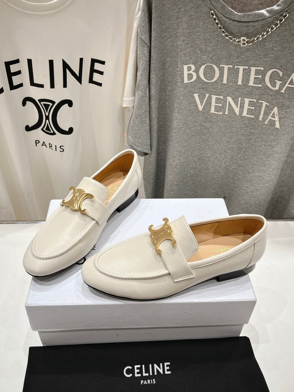 TRIOMPHE LOAFER IN WHITE SMOOTH CALFSKIN GOLD HARDWARE