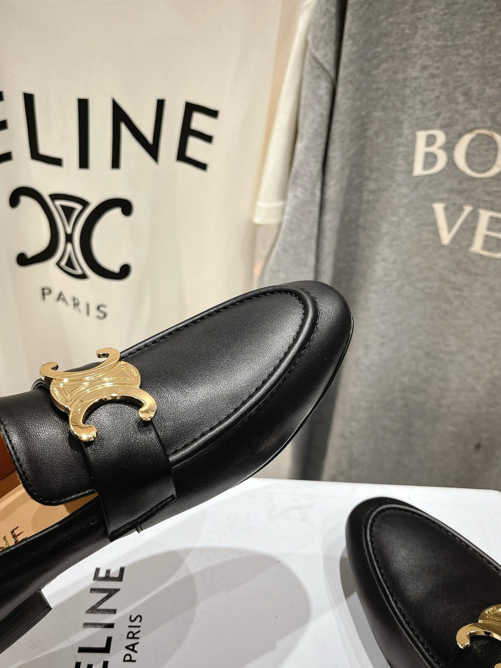 TRIOMPHE LOAFER IN BLACK SMOOTH CALFSKIN GOLD HARDWARE