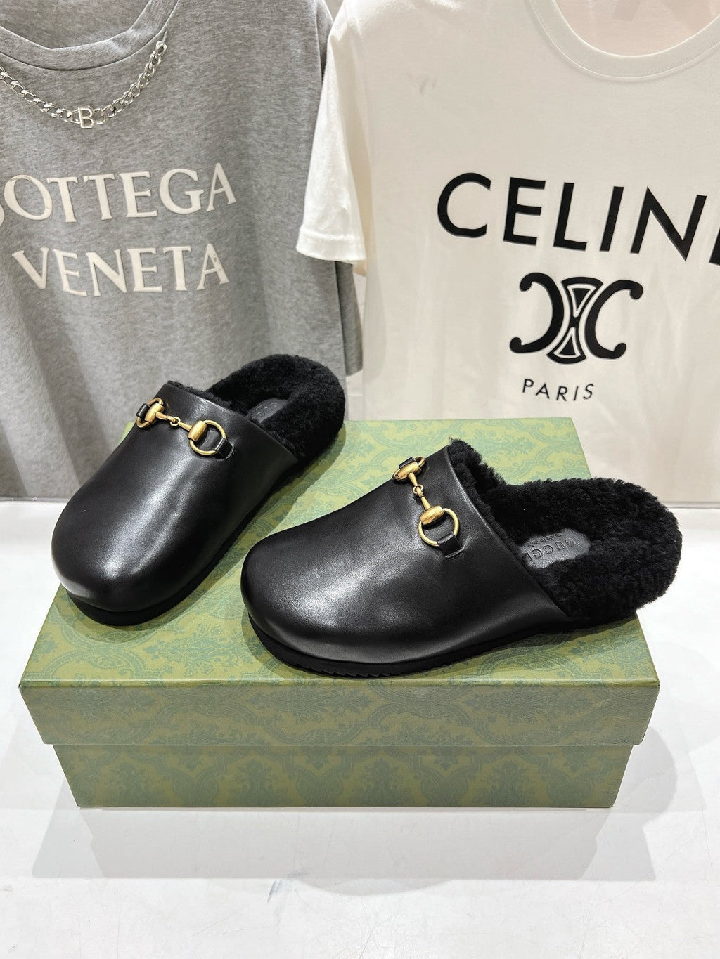 HORSEBIT MULE IN BLACK CALFSKIN AND FLEECE LINING