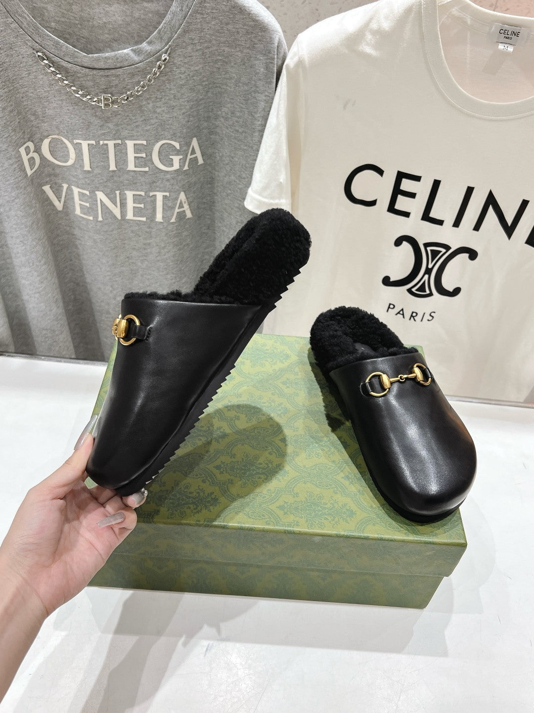 HORSEBIT MULE IN BLACK CALFSKIN AND FLEECE LINING