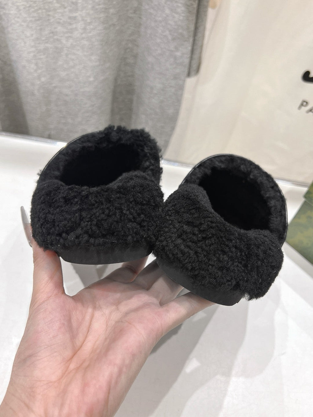 HORSEBIT MULE IN BLACK CALFSKIN AND FLEECE LINING