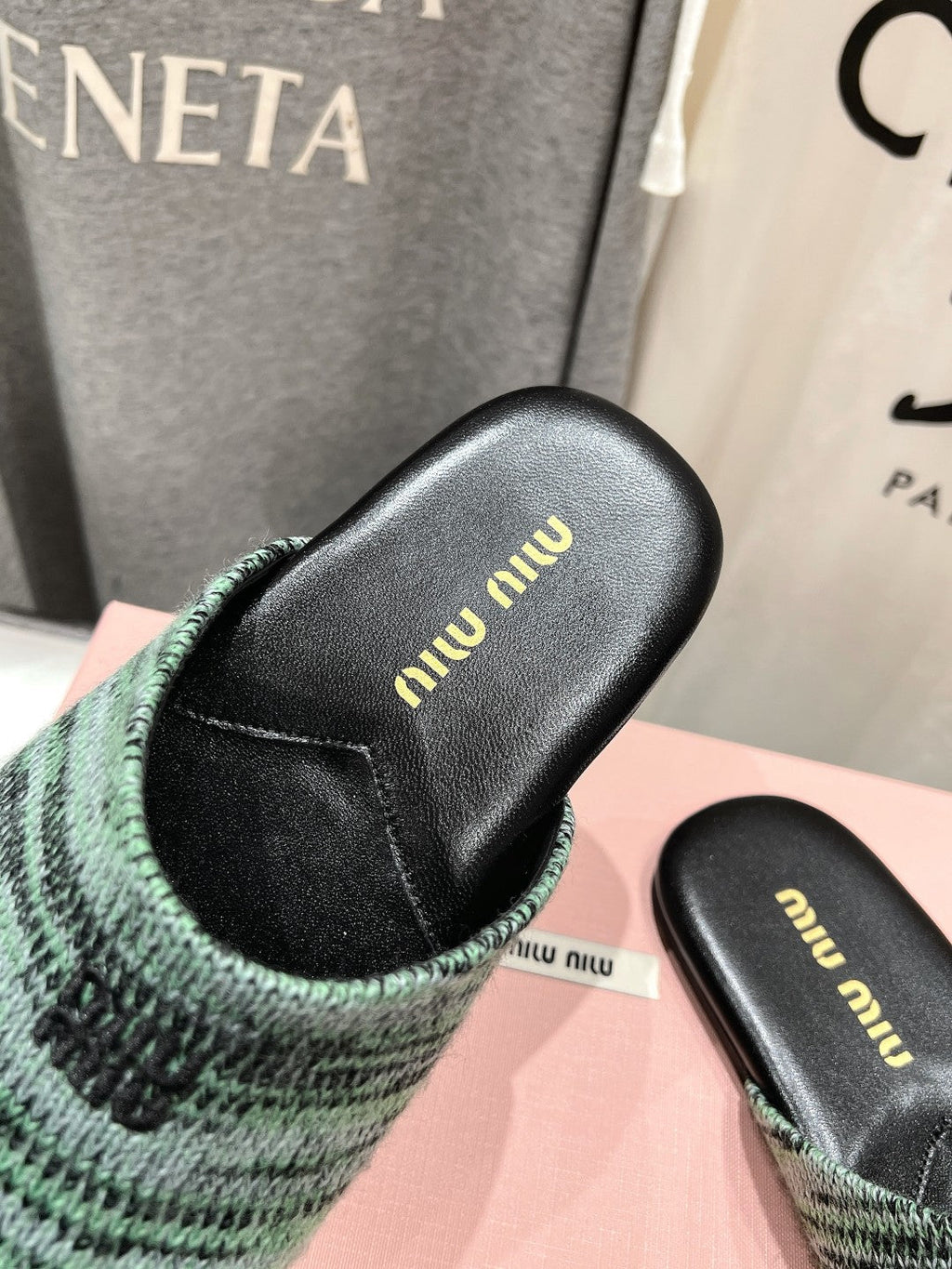 KNITTED MULES IN LIGHT GREEN MIX BLACK WOOL