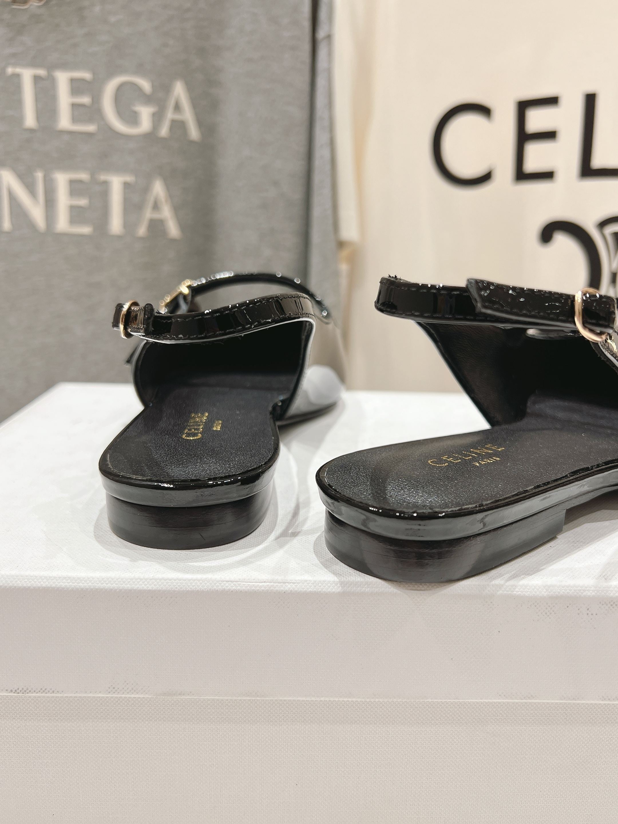 JUDY FLAT SLINGBACK IN BLACK PATENT CALFSKIN