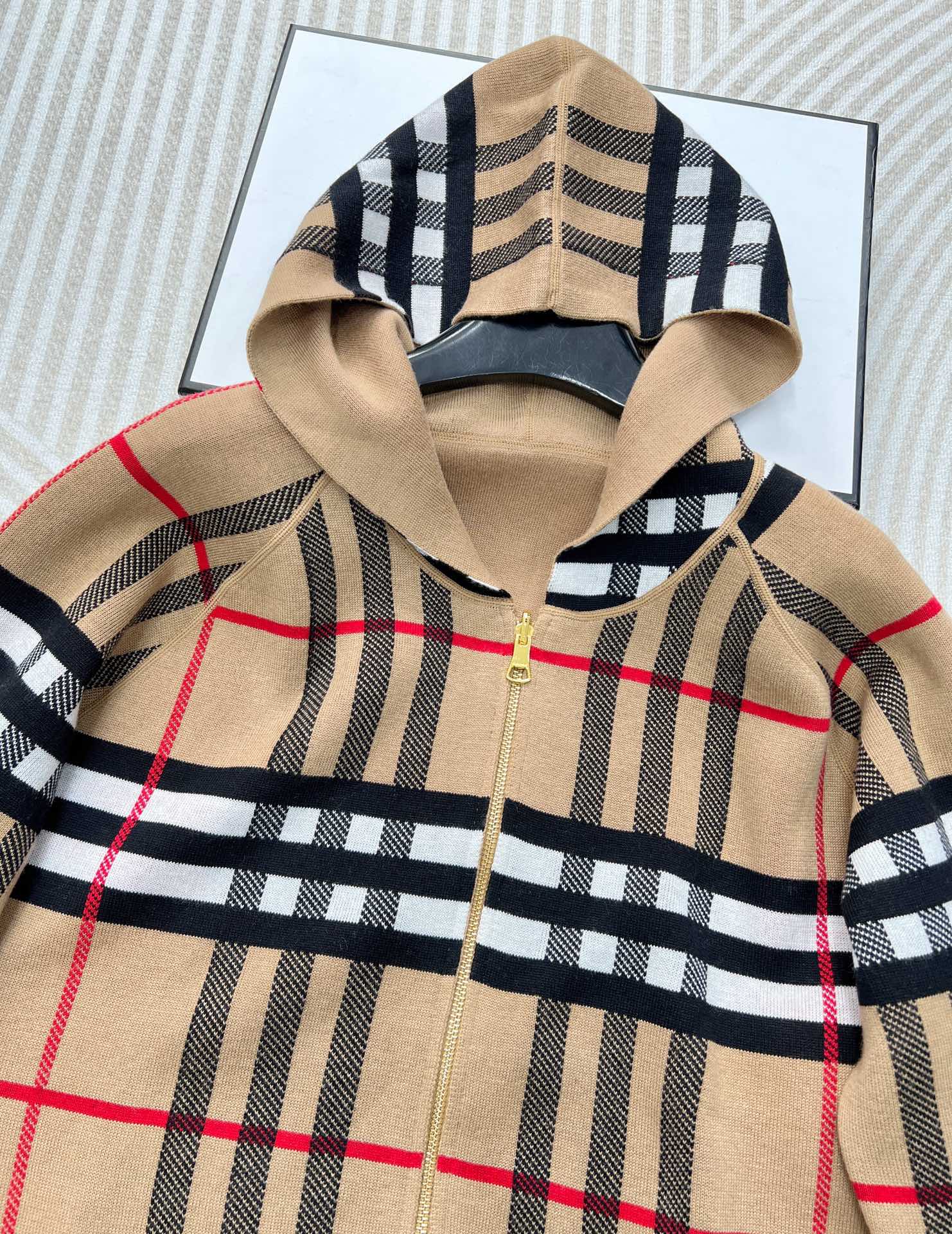 BURBERRY 25S CARDIGAN 214
