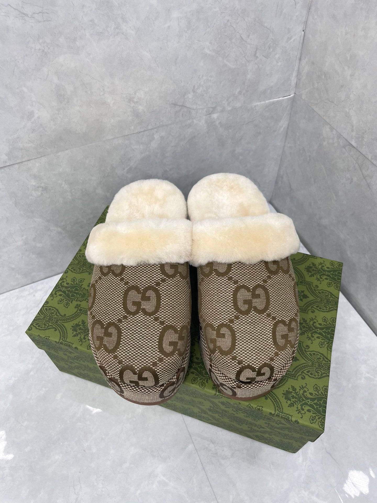 GG MULE IN PEANUT BROWN MONOGRAM JACQUARD FABRIC AND RABBIT FUR LINING