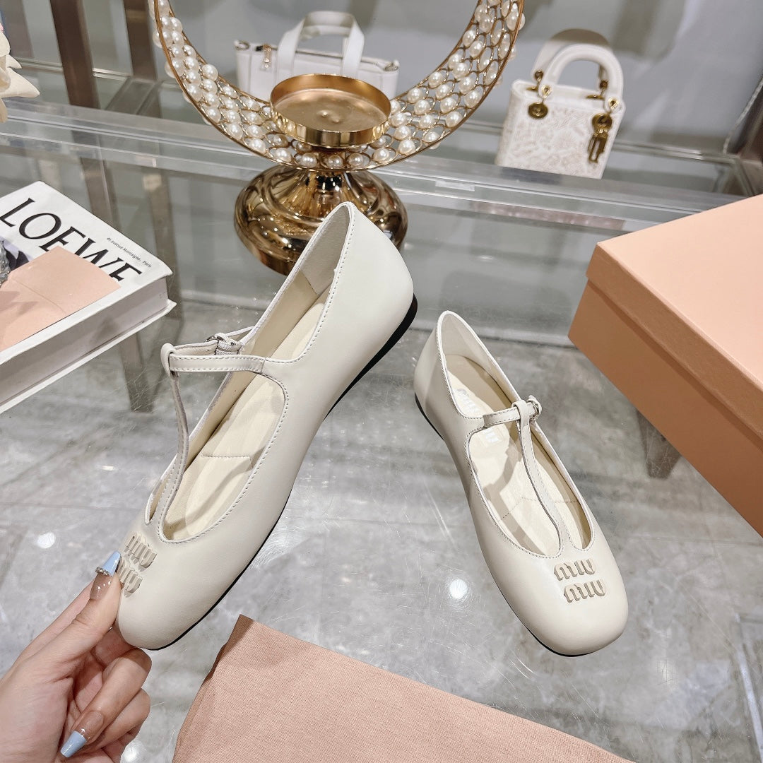MARY JANE SANDAL WHITE  WITH T - STRAP SHEEPSKIN