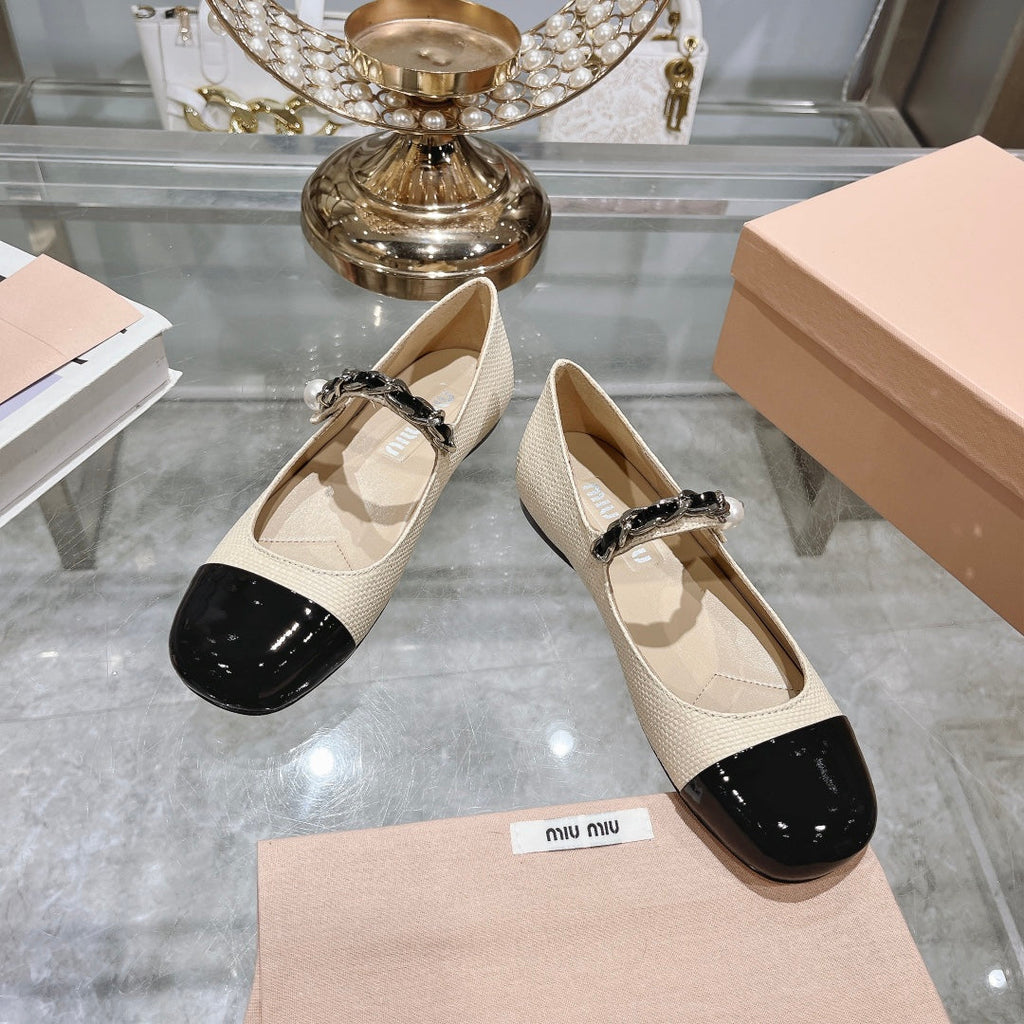 MARY JANE SANDAL CAP TOE BRIGHT CREAM SHEEPSKIN