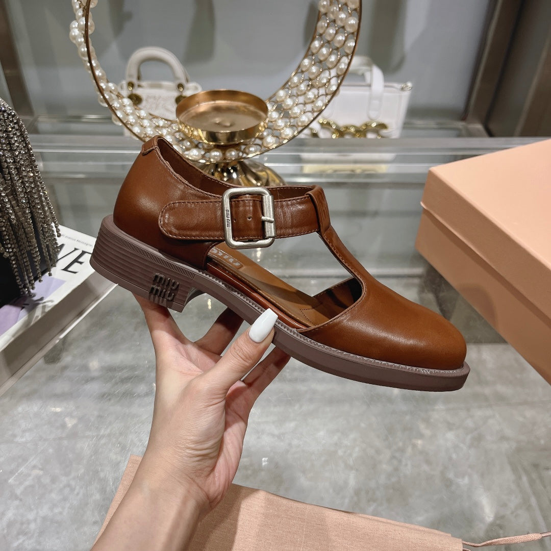 Sandal Chestnut Cowhide With T-string