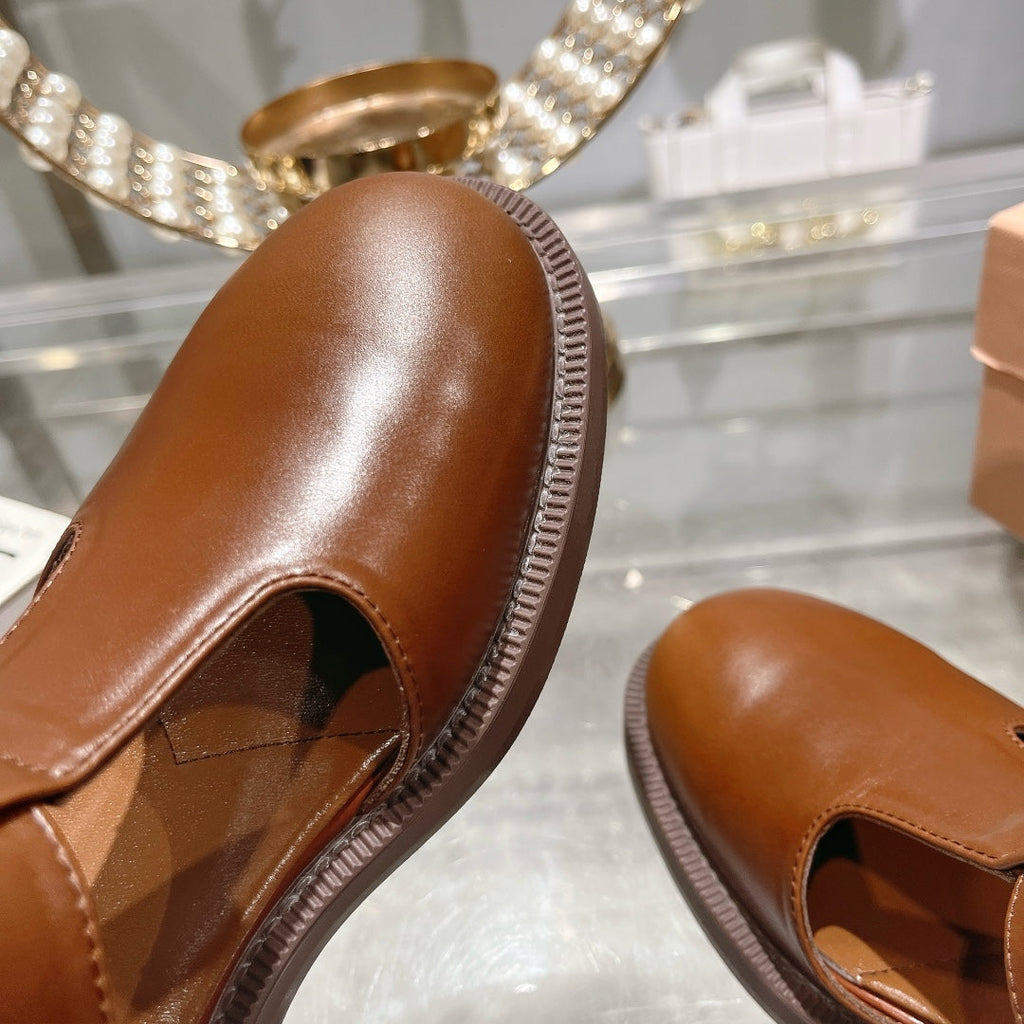 Sandal Chestnut Cowhide With T-string