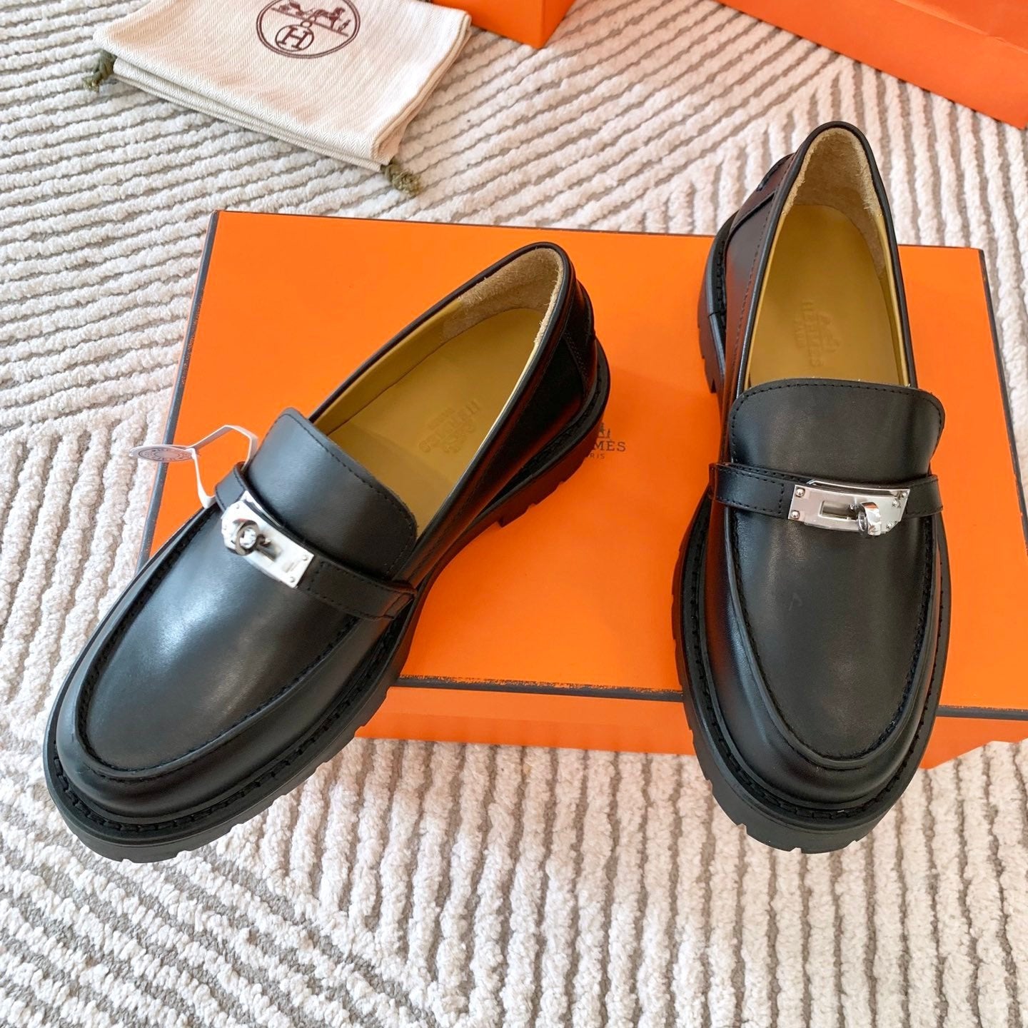 ICONE LOAFER IN BLACK CALFSKIN