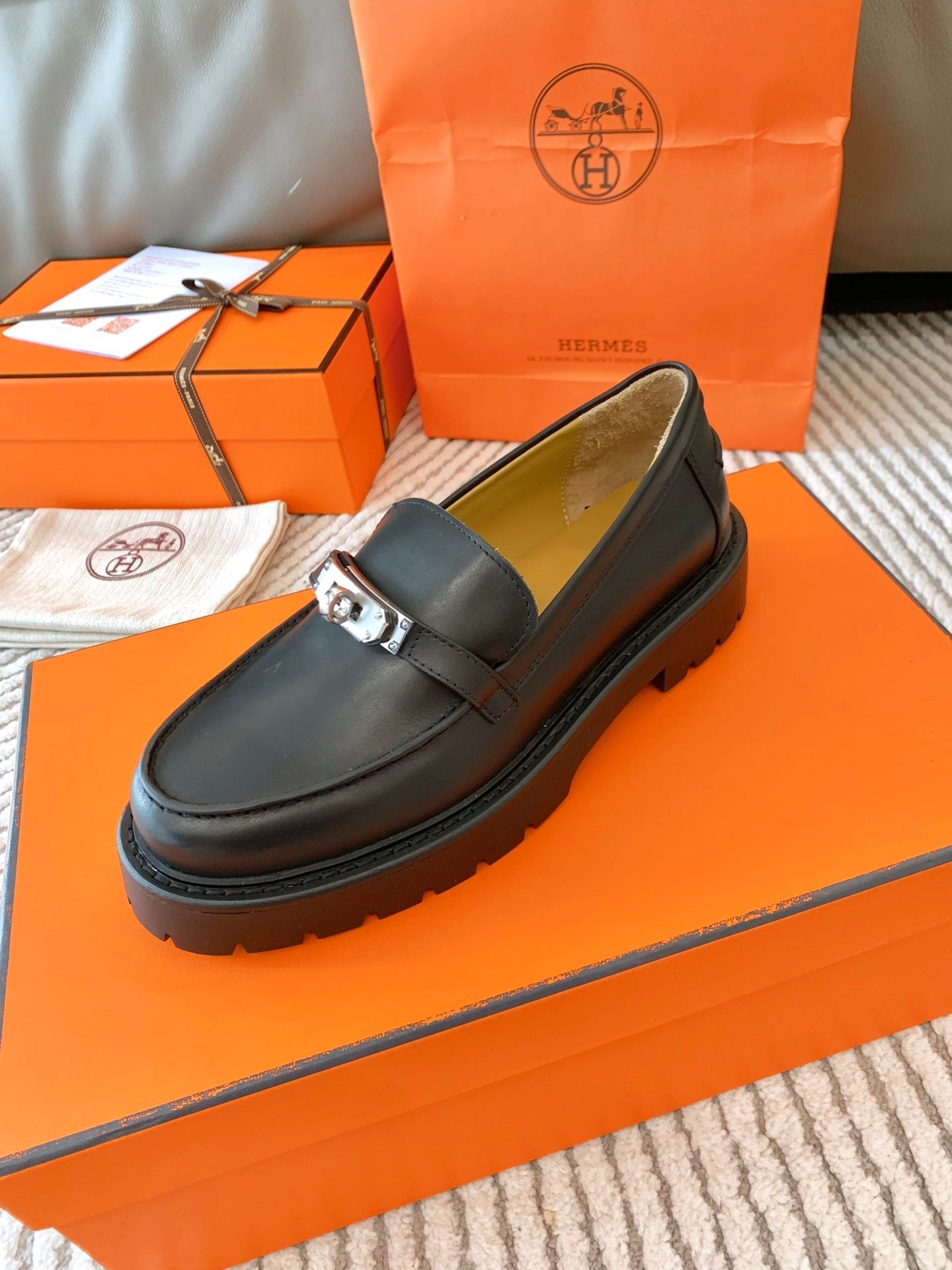 ICONE LOAFER IN BLACK CALFSKIN