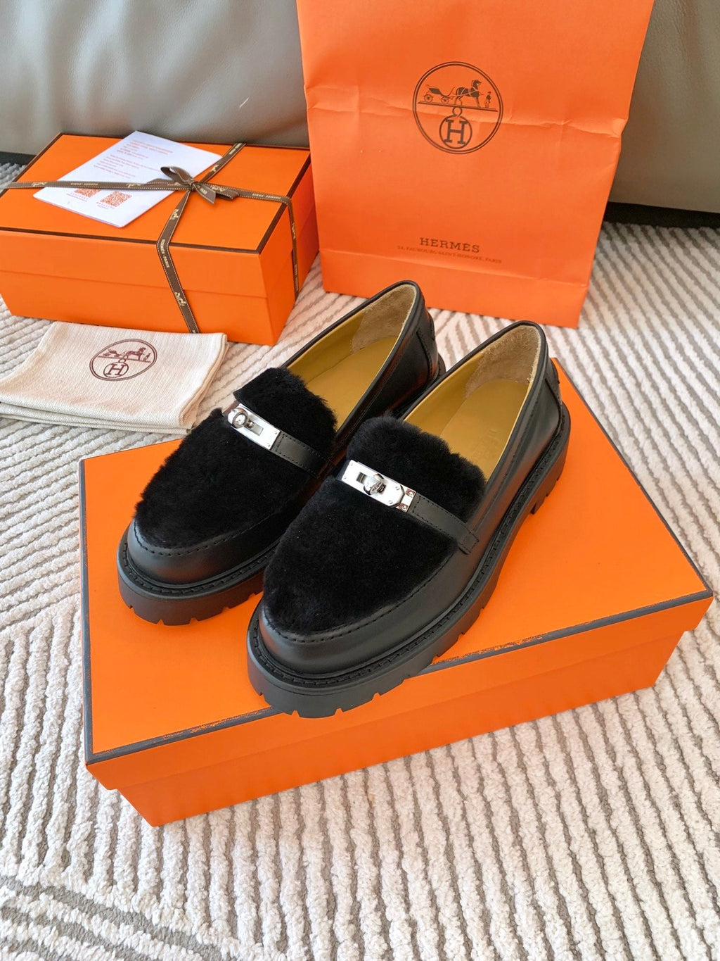 ICONE LOAFER IN BLACK CALFSKIN WITH BLACK SHEARLING