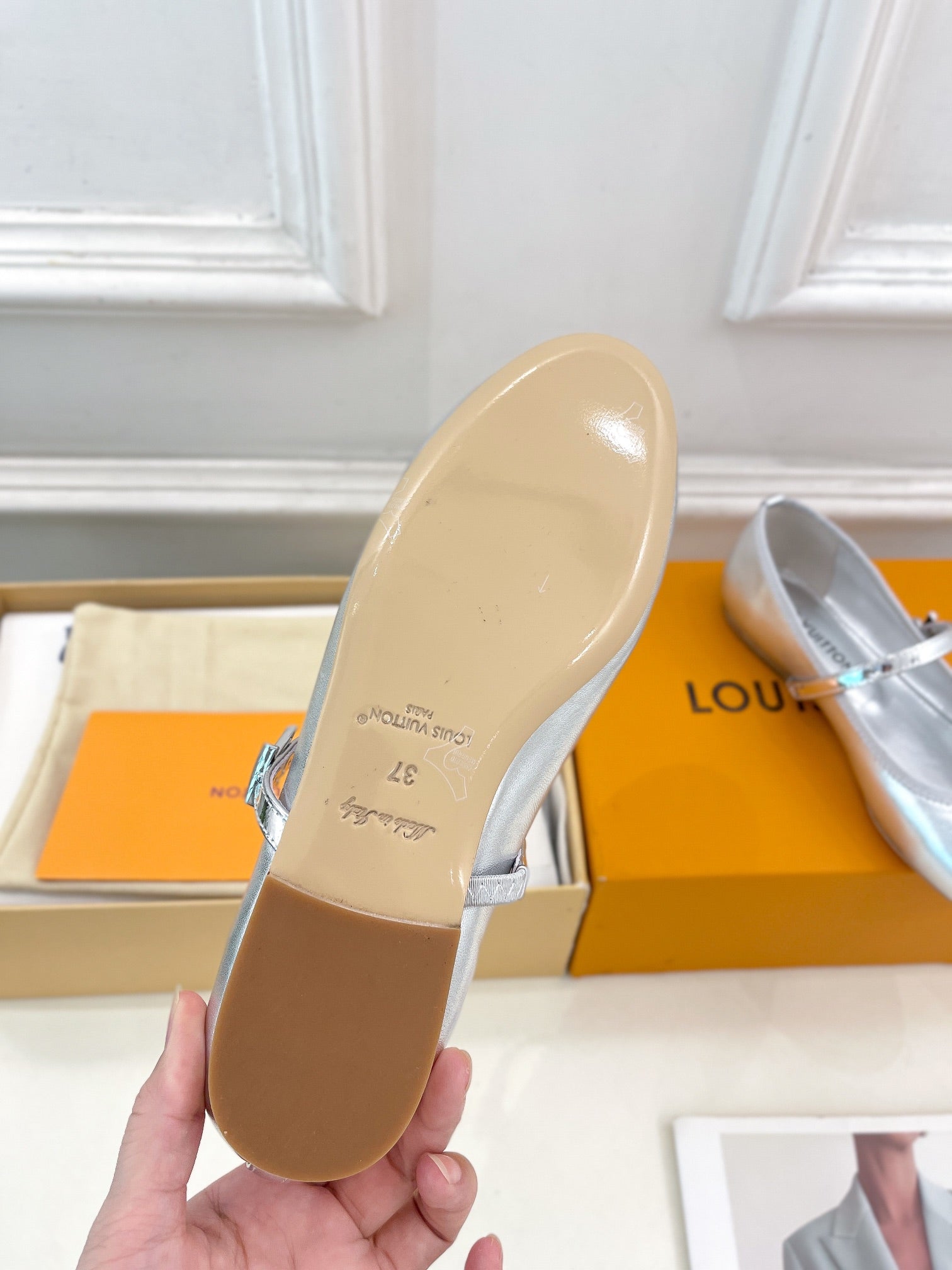LV WOMEN ROMY FLAT BALLERINA IN SILVER METALLIC LAMBSKIN