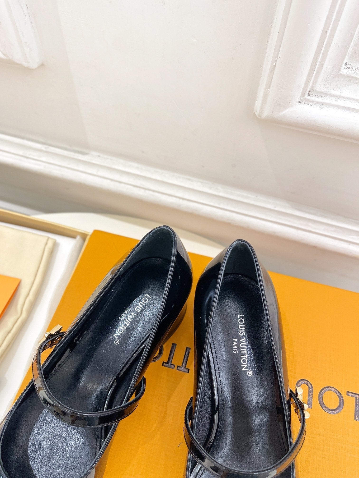 LV WOMEN ROMY HIGH BALLERINA IN GLOSSY BLACK LAMBSKIN