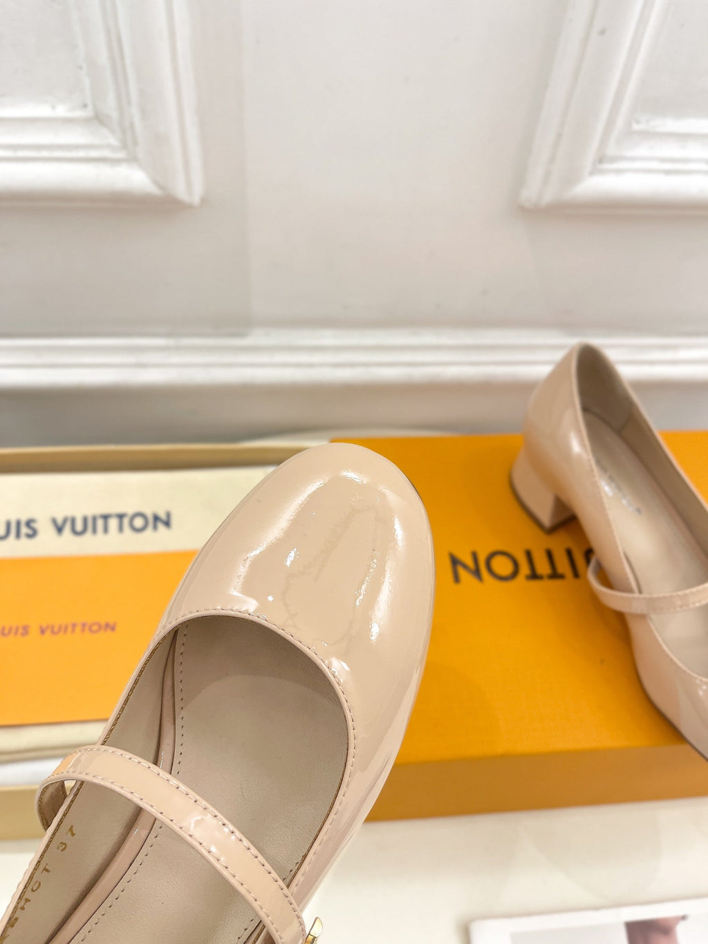 LV WOMEN ROMY HIGH BALLERINA IN GLOSSY BEIGE LAMBSKIN