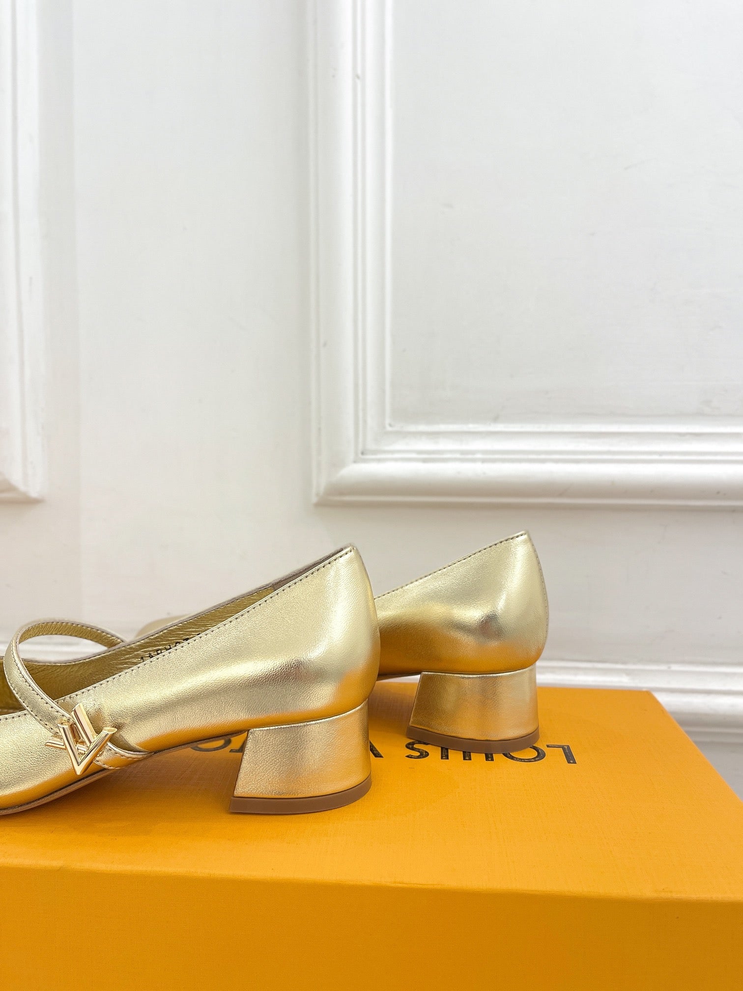 LV WOMEN ROMY HIGH BALLERINA IN GOLDEN METALLIC LAMBSKIN