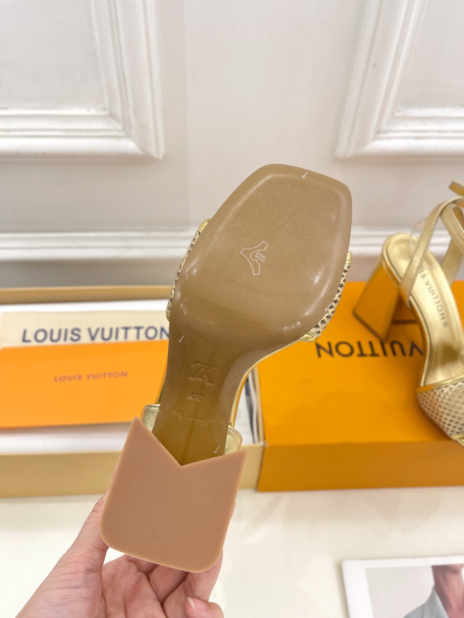 LV WOMEN HIGH SANDAL IN GOLDEN CALFSKIN