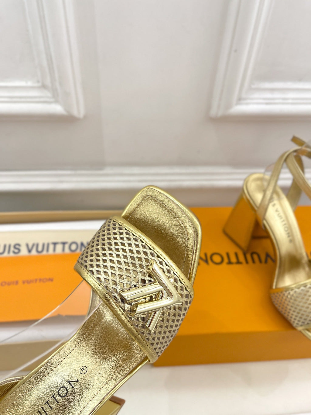 LV WOMEN HIGH SANDAL IN GOLDEN CALFSKIN