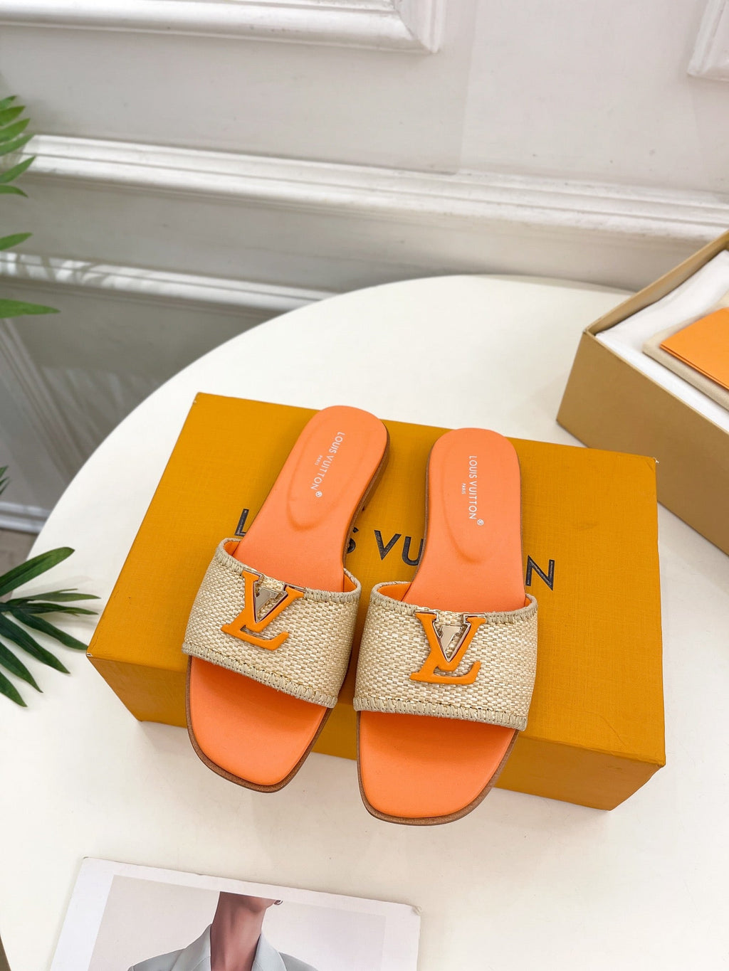 LV WOMEN CAPRI FLAT MULES IN TIGER ORANGE LEATHER AND RAFFIA
