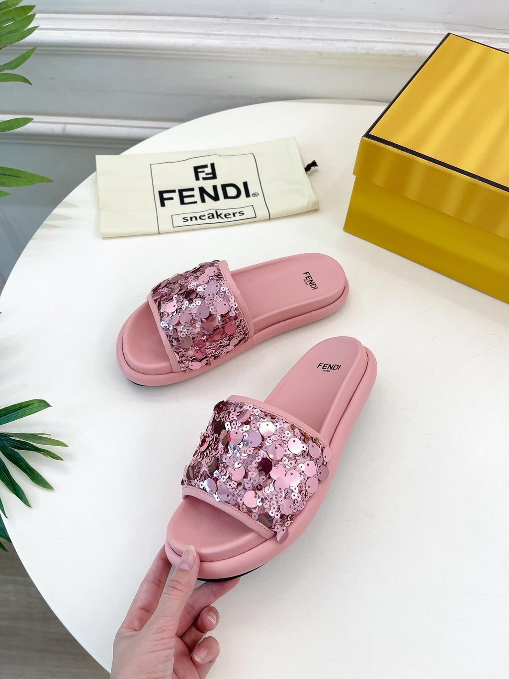 FENDI THICK SOLE 3 CM SEQUIN SLIPPER ROUGH PINK