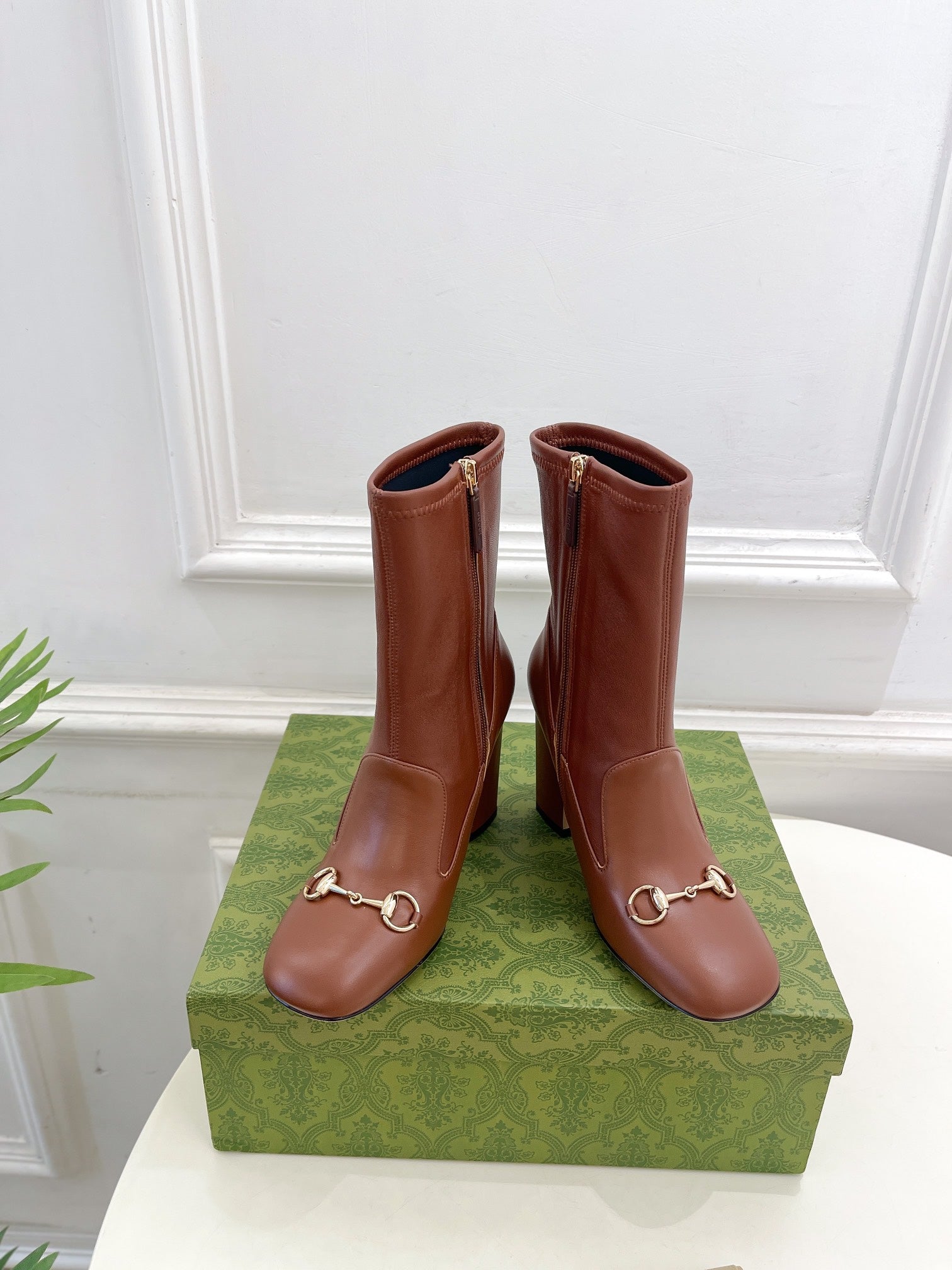 HORSEBIT ANKLE BOOTS 9.5CM IN CINNAMON BROWN SHEEPSKIN