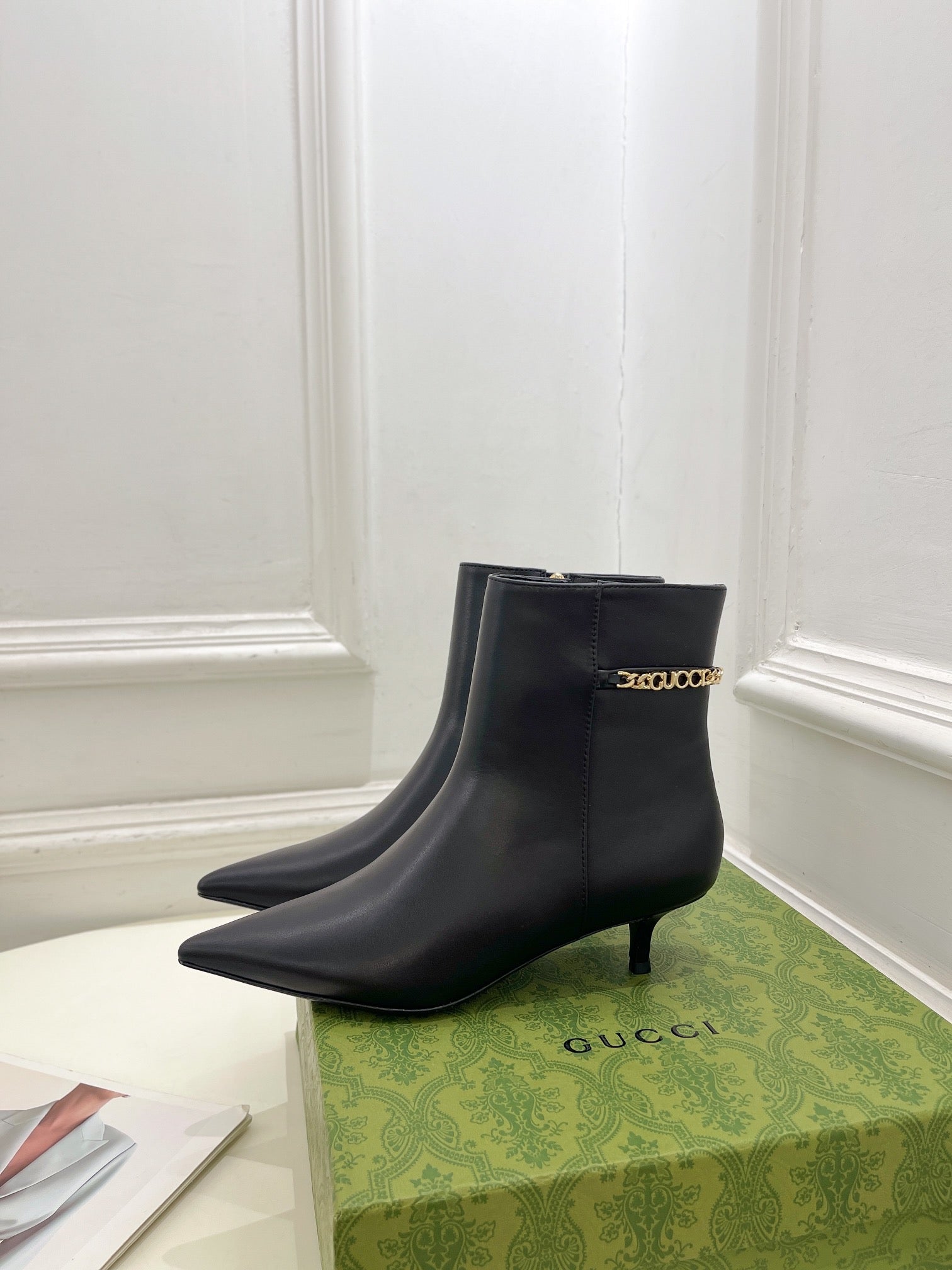 SIGNORIA SHORT BOOTS 4.5CM IN BLACK CALFSKIN