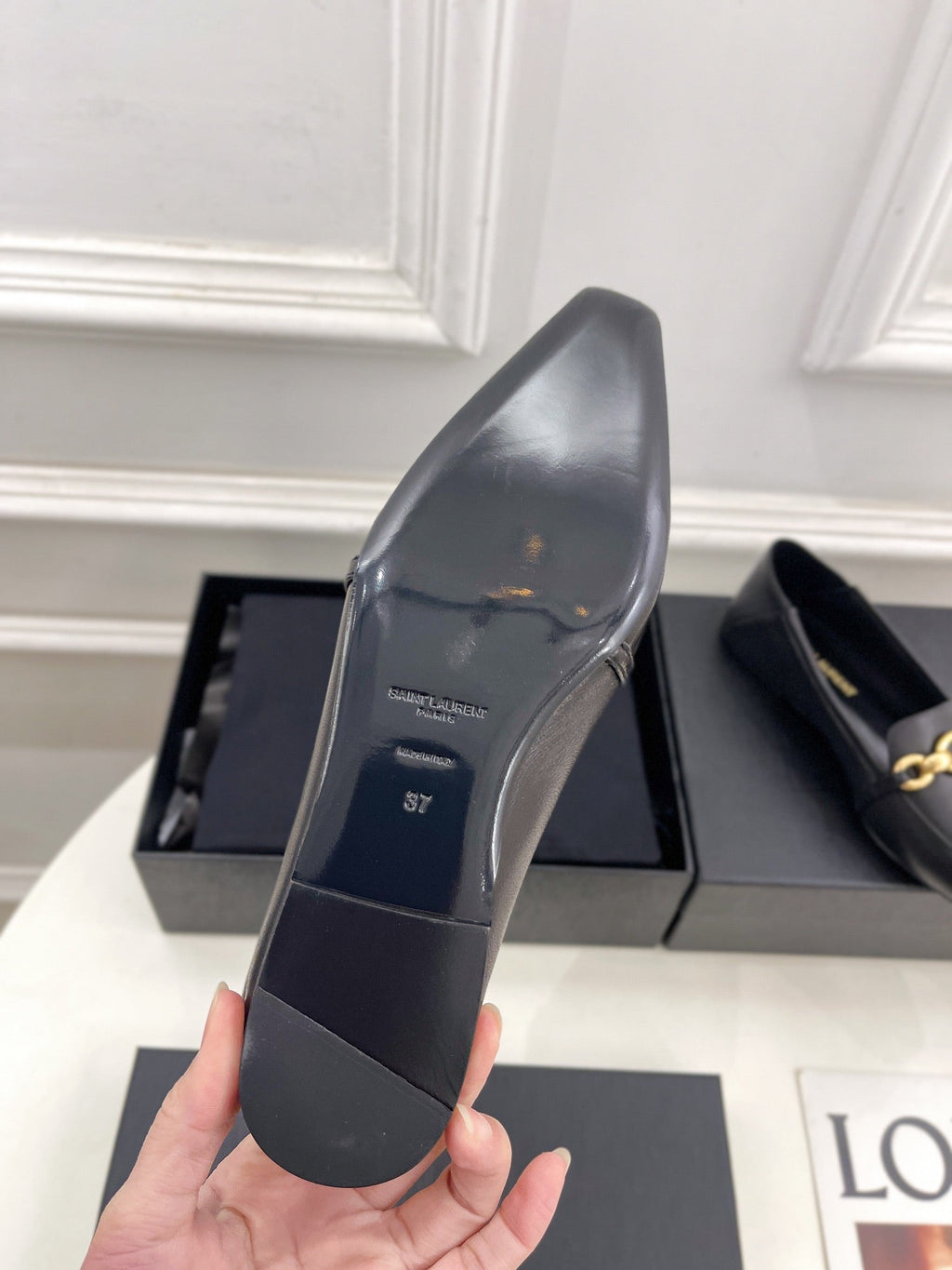 FLAT LOAFERS WITH GOLD CHAIN IN BLACK SMOOTH CALFSKIN