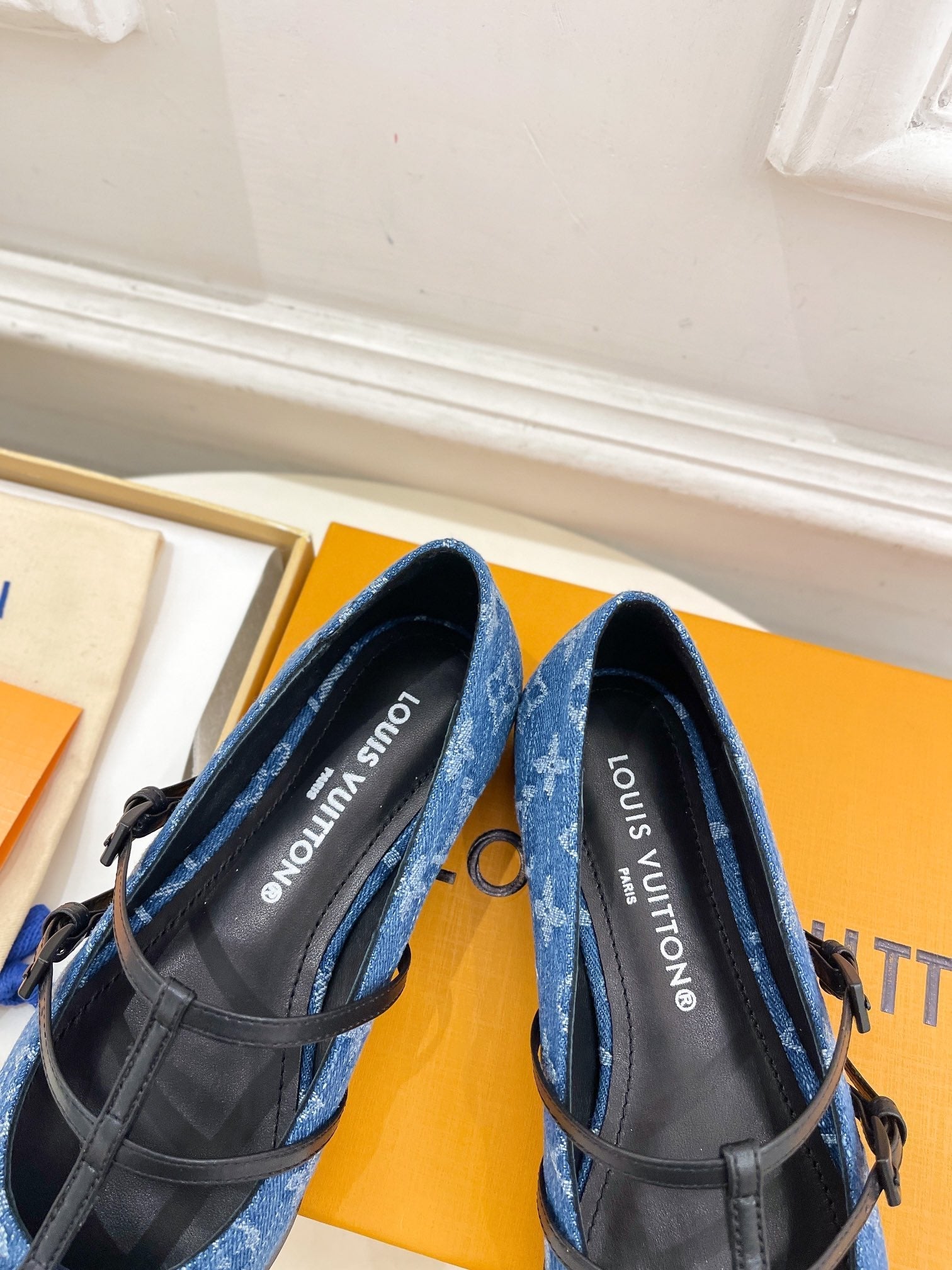 POINTED FLAT SHOES IN COBALT BLUE MONOGRAM DENIM