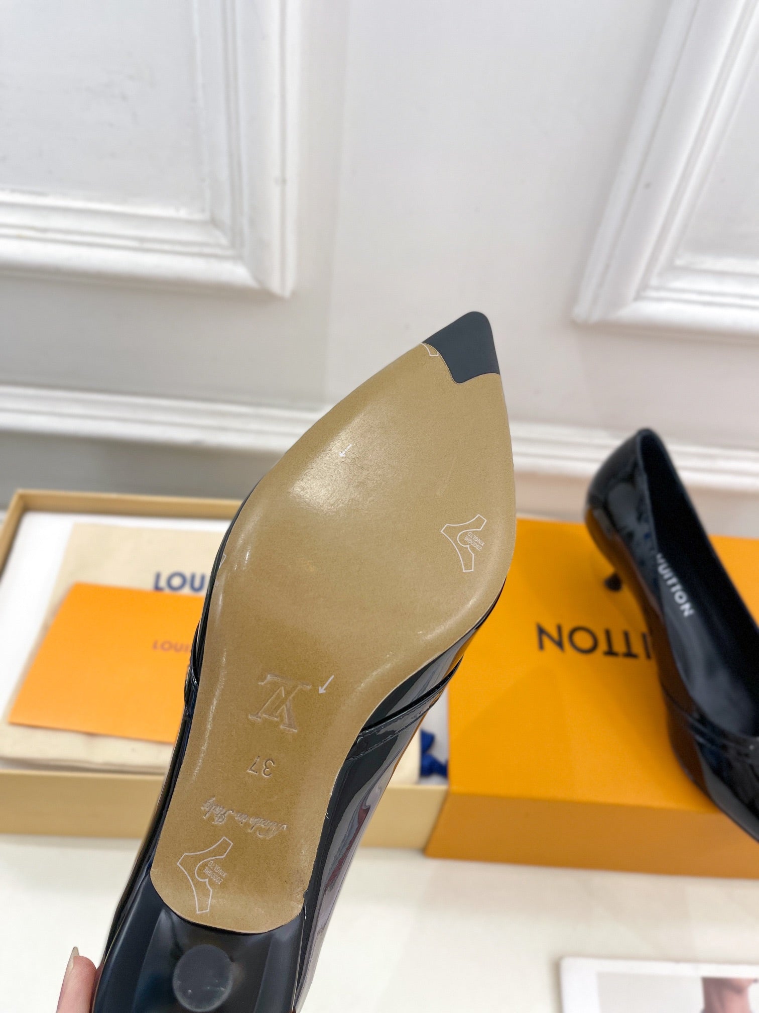 6AM HIGH PUMP 5 CM IN BLACK PATENT CALFSKIN