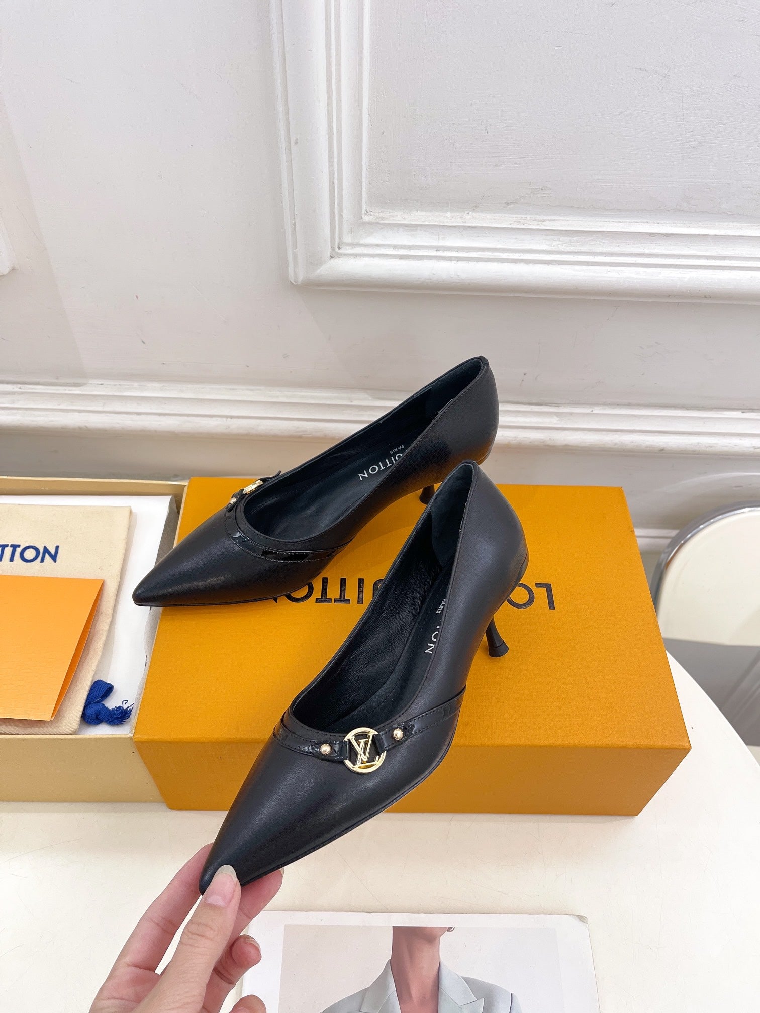 6AM HIGH PUMP 5 CM IN BLACK CALFSKIN