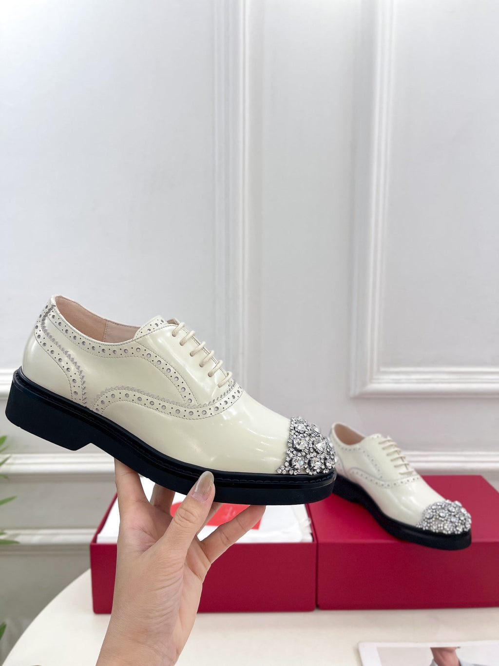 VIV' RANGERS LACE-UPS IN WHITE CALFSKIN