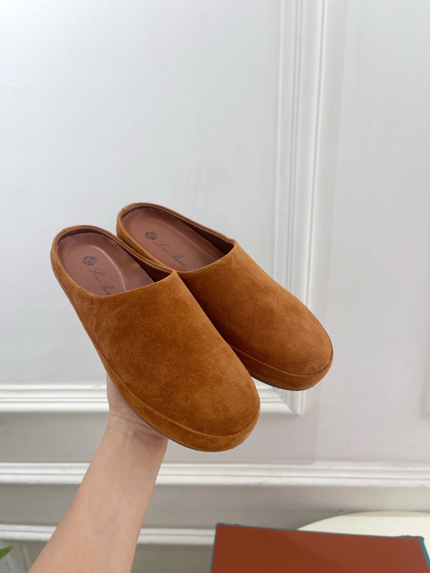 LP 25S MULES IN BURNT ORANGE SUEDE