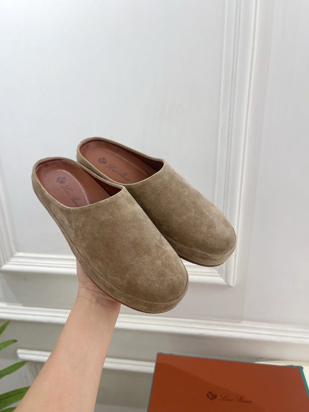 LP 25S MULES IN MOCHA BROWN SUEDE